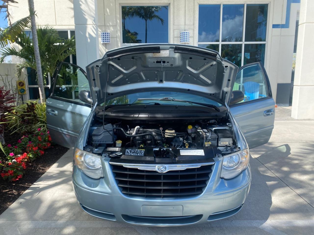 Chrysler T&C BRAUN ENTERVAN - Thumbnail 18