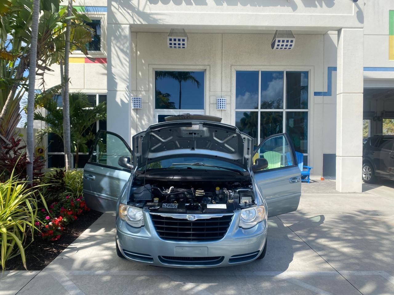 Chrysler T&C BRAUN ENTERVAN - Thumbnail 17