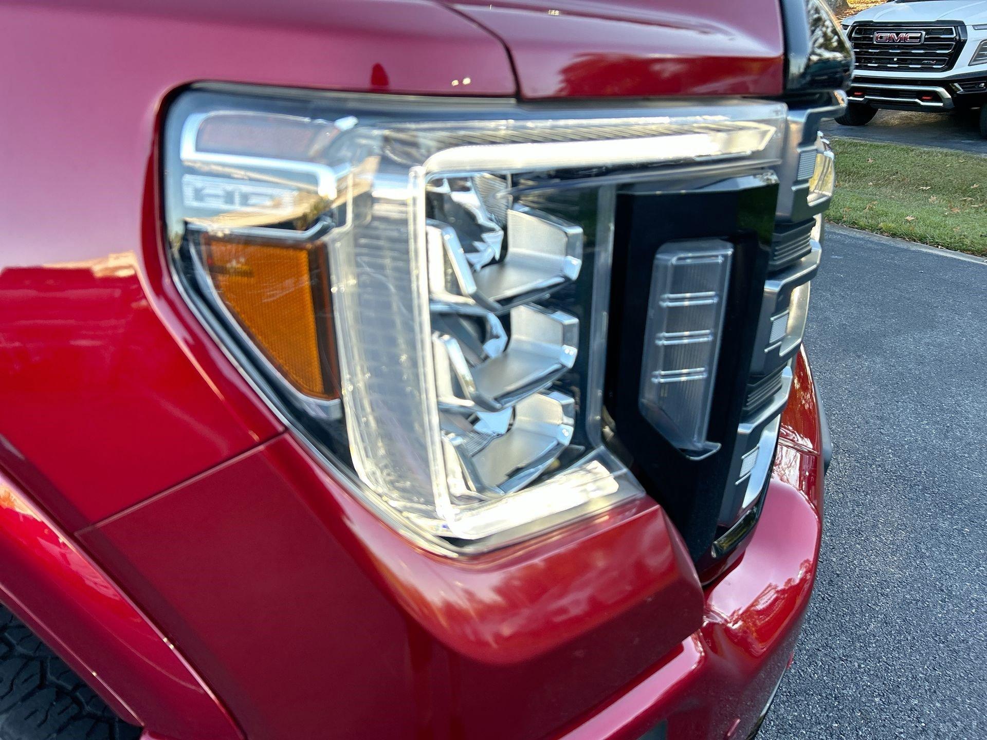 GMC Sierra 2500 Hd At4 Four Wheel Drive Crew Cab - Thumbnail 11