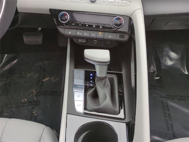 Hyundai Elantra Limited Fwd 4D Sedan - Thumbnail 18