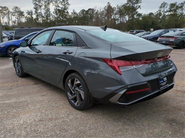 Hyundai Elantra Limited Fwd 4D Sedan - Thumbnail 8