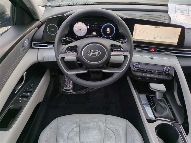 Hyundai Elantra Limited Fwd 4D Sedan - Thumbnail 15