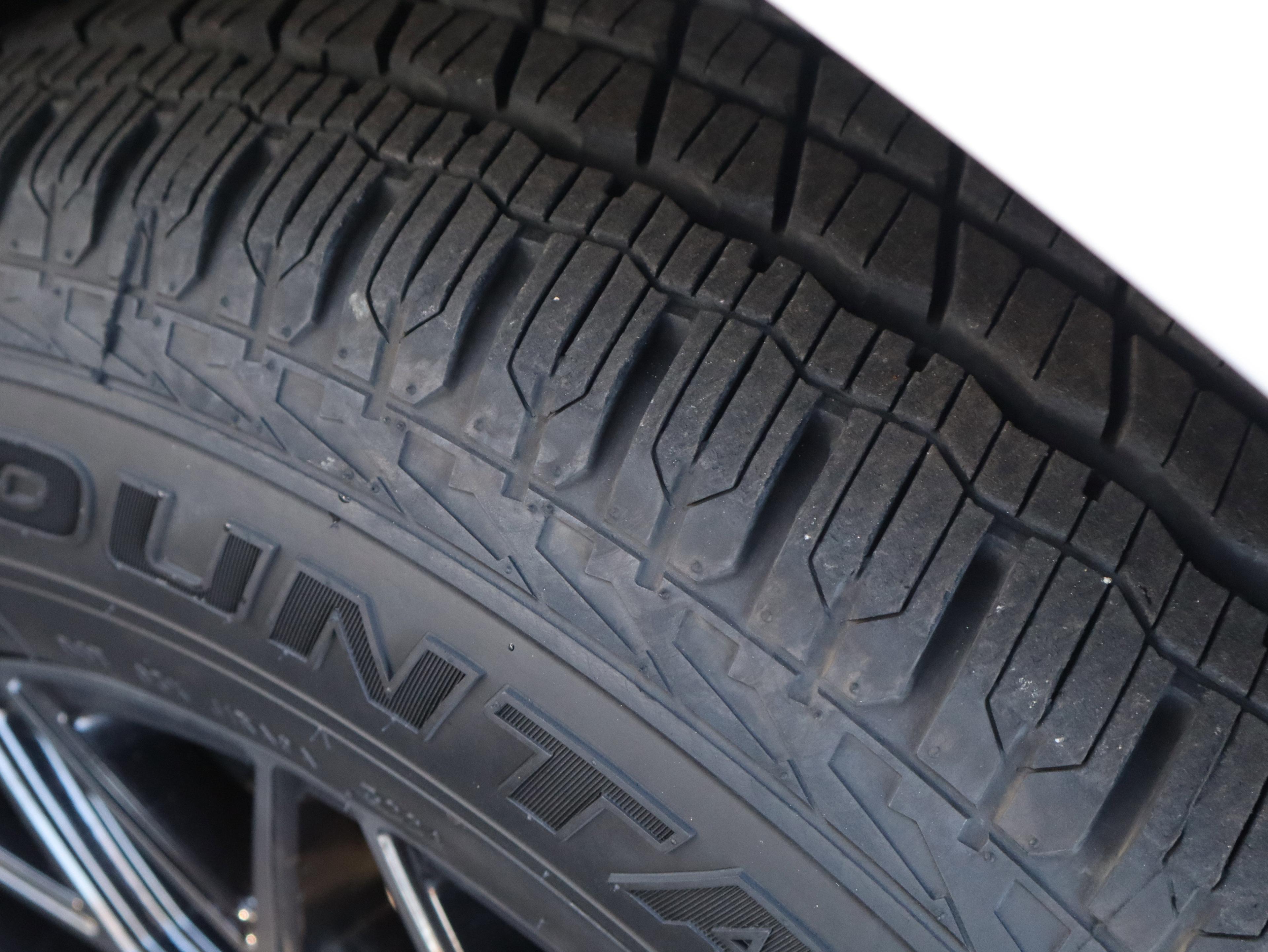 Chevrolet Tahoe Premier Rear Wheel Drive Suv - Thumbnail 8