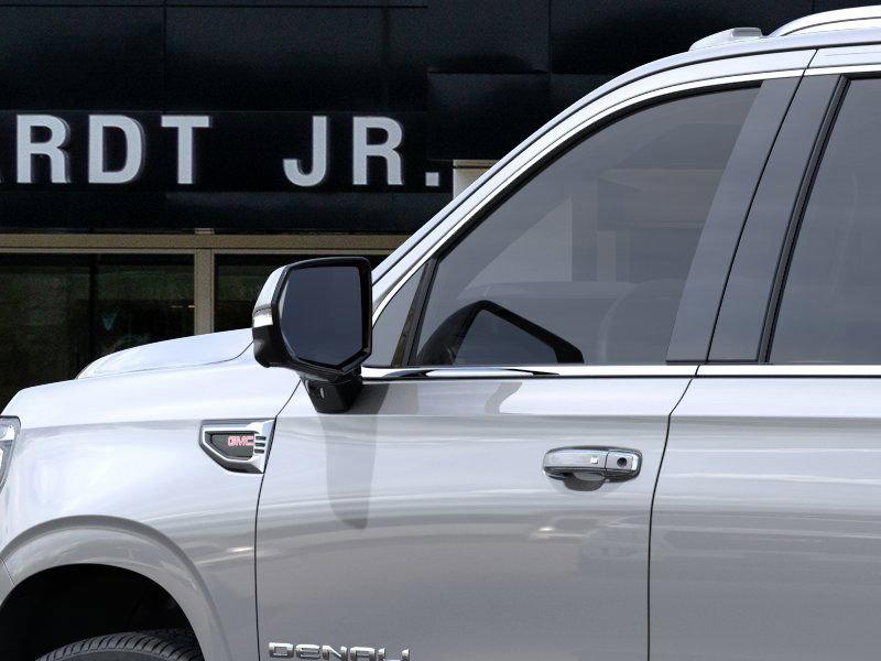 GMC Yukon Xl Denali Four Wheel Drive Suv - Thumbnail 14