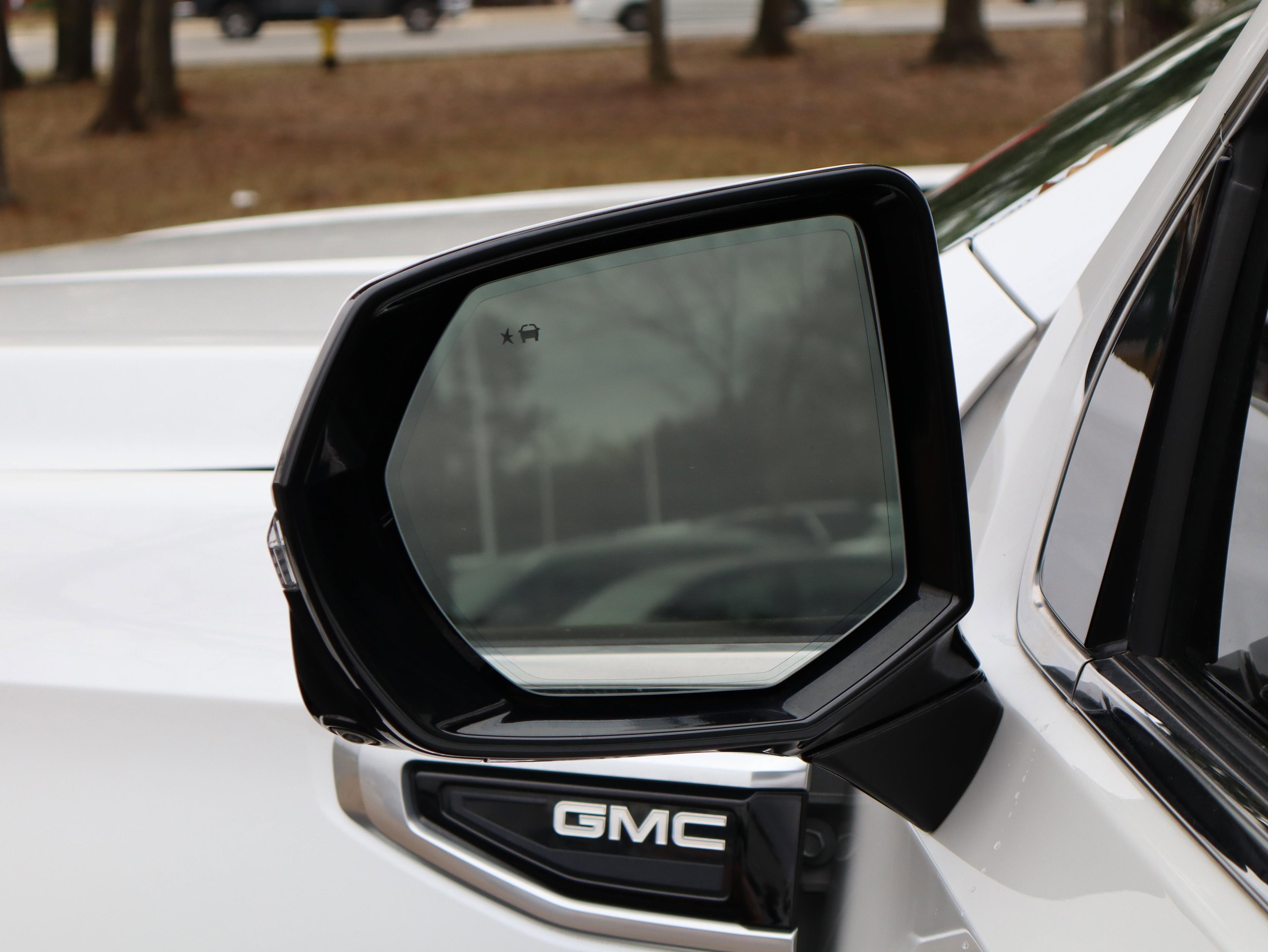 GMC Yukon Xl Denali Four Wheel Drive Suv - Thumbnail 15