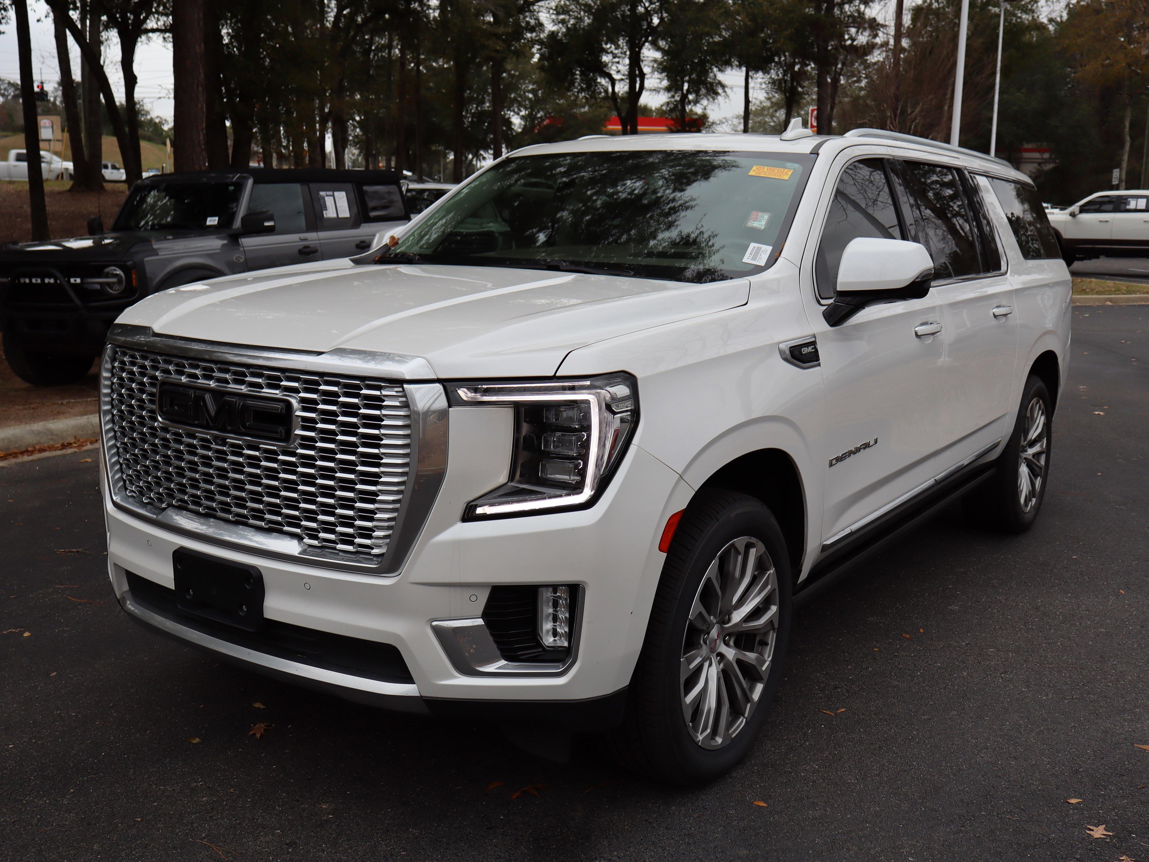 GMC Yukon Xl Denali Four Wheel Drive Suv - Thumbnail 8