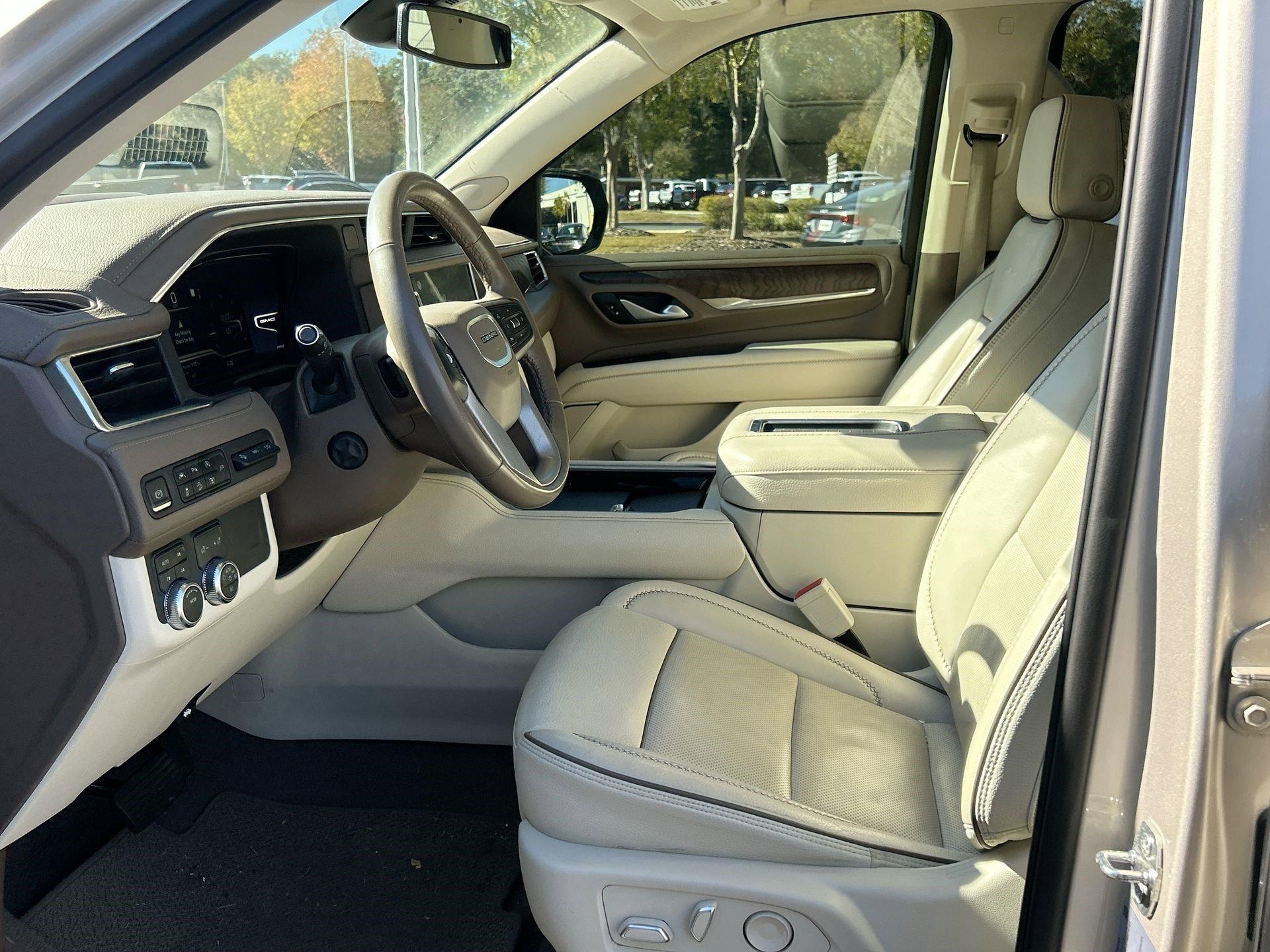 GMC Yukon Xl Denali Four Wheel Drive Suv - Thumbnail 16