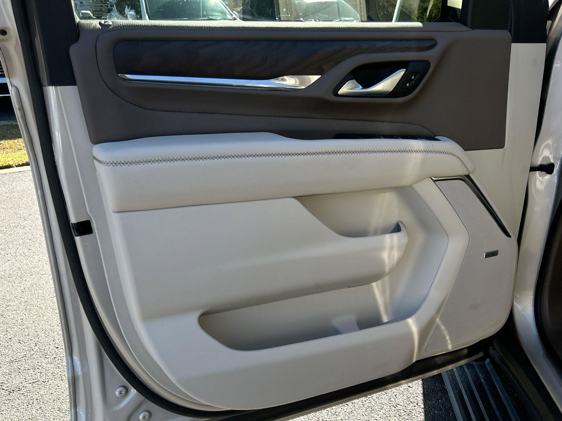 GMC Yukon Xl Denali Four Wheel Drive Suv - Thumbnail 14