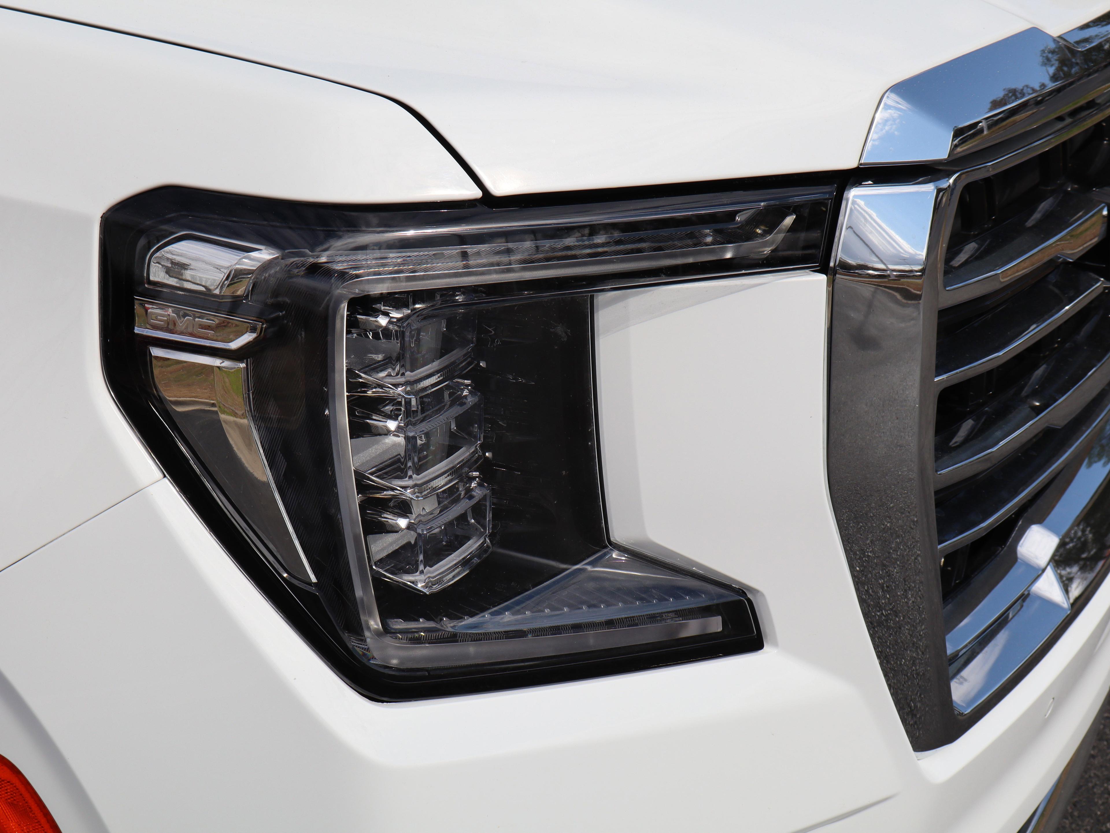 GMC Yukon Xl Slt Four Wheel Drive Suv - Thumbnail 11