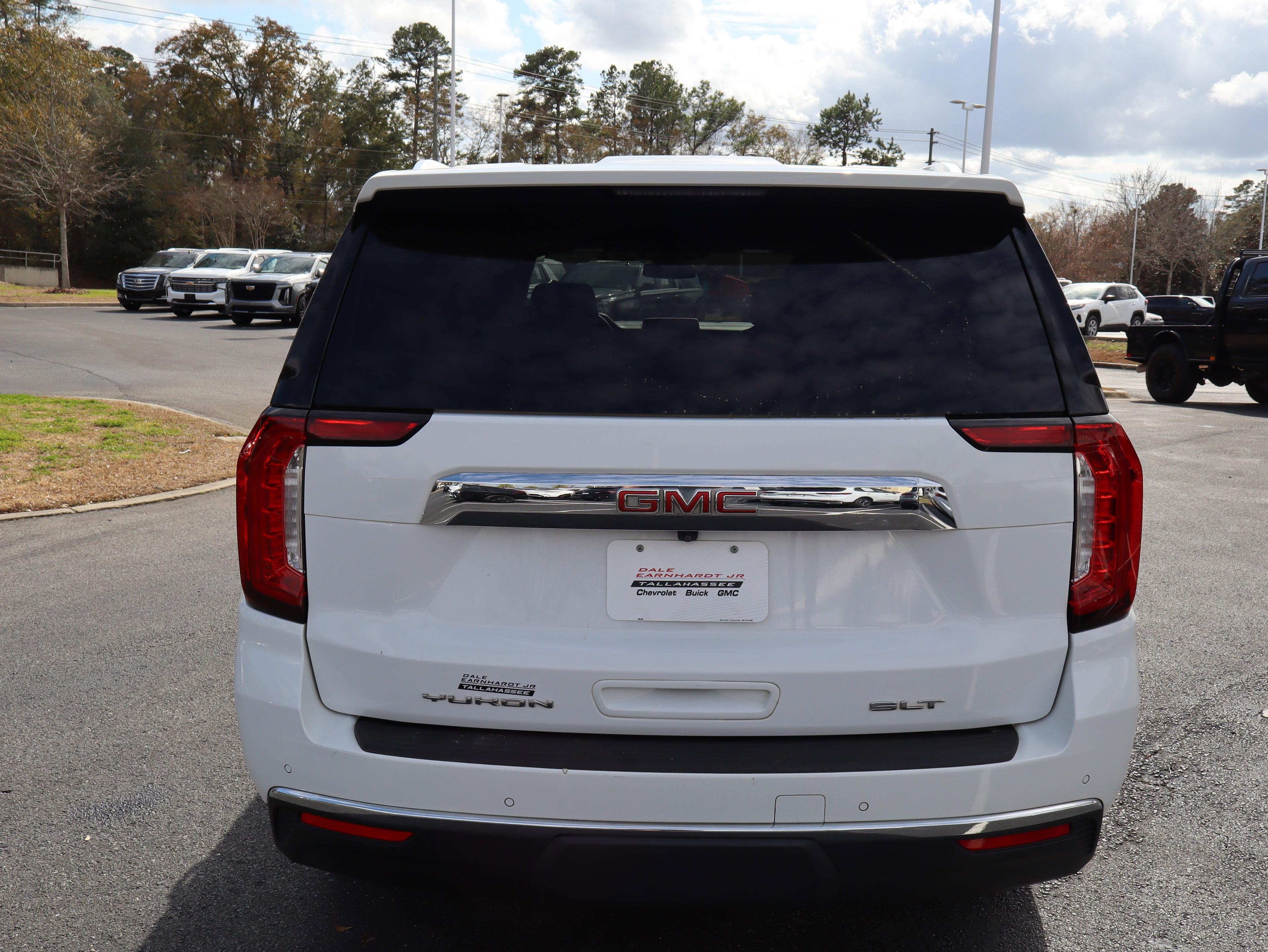 GMC Yukon Xl Slt Four Wheel Drive Suv - Thumbnail 10