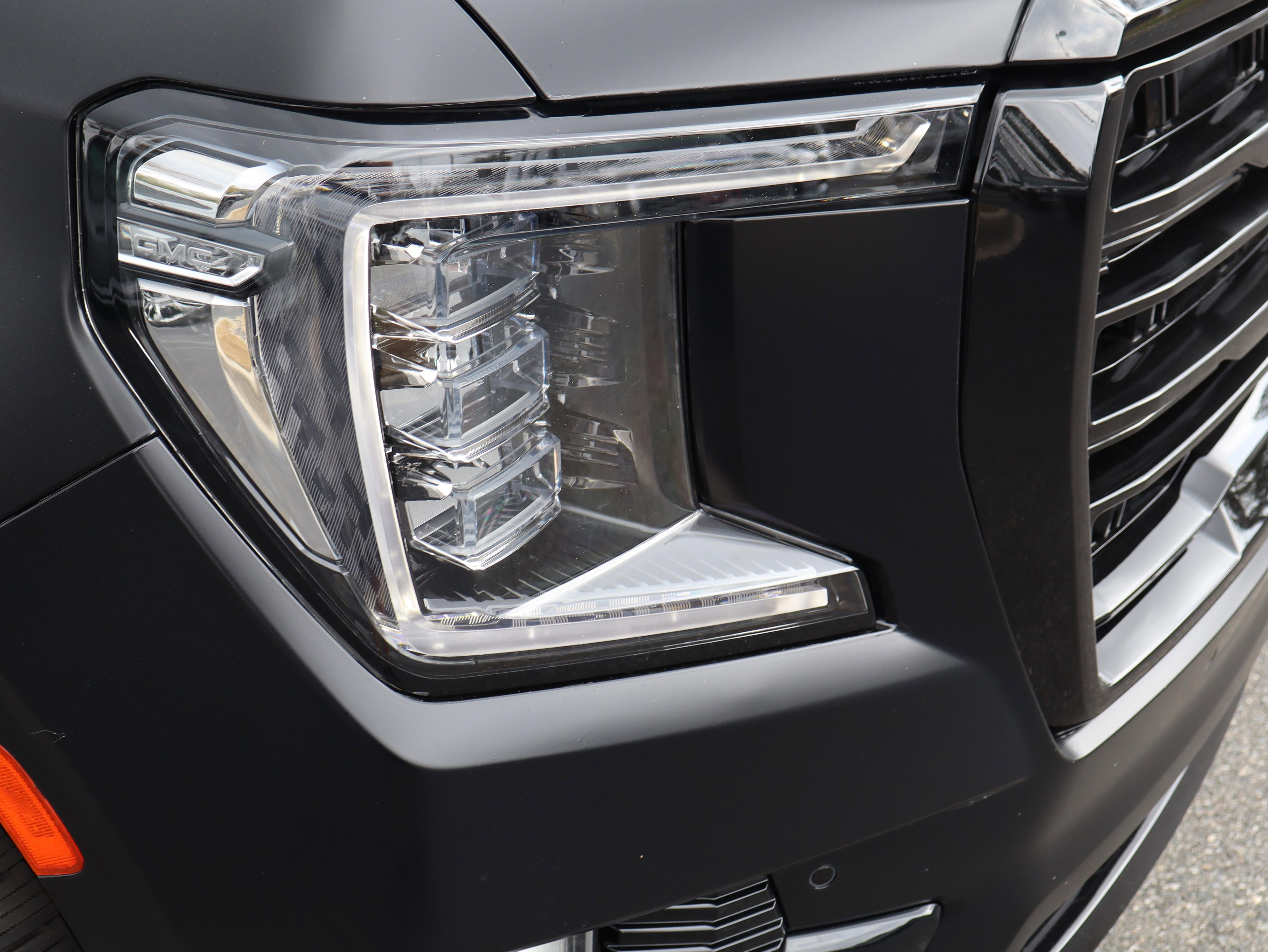 GMC Yukon Slt Four Wheel Drive Suv - Thumbnail 13