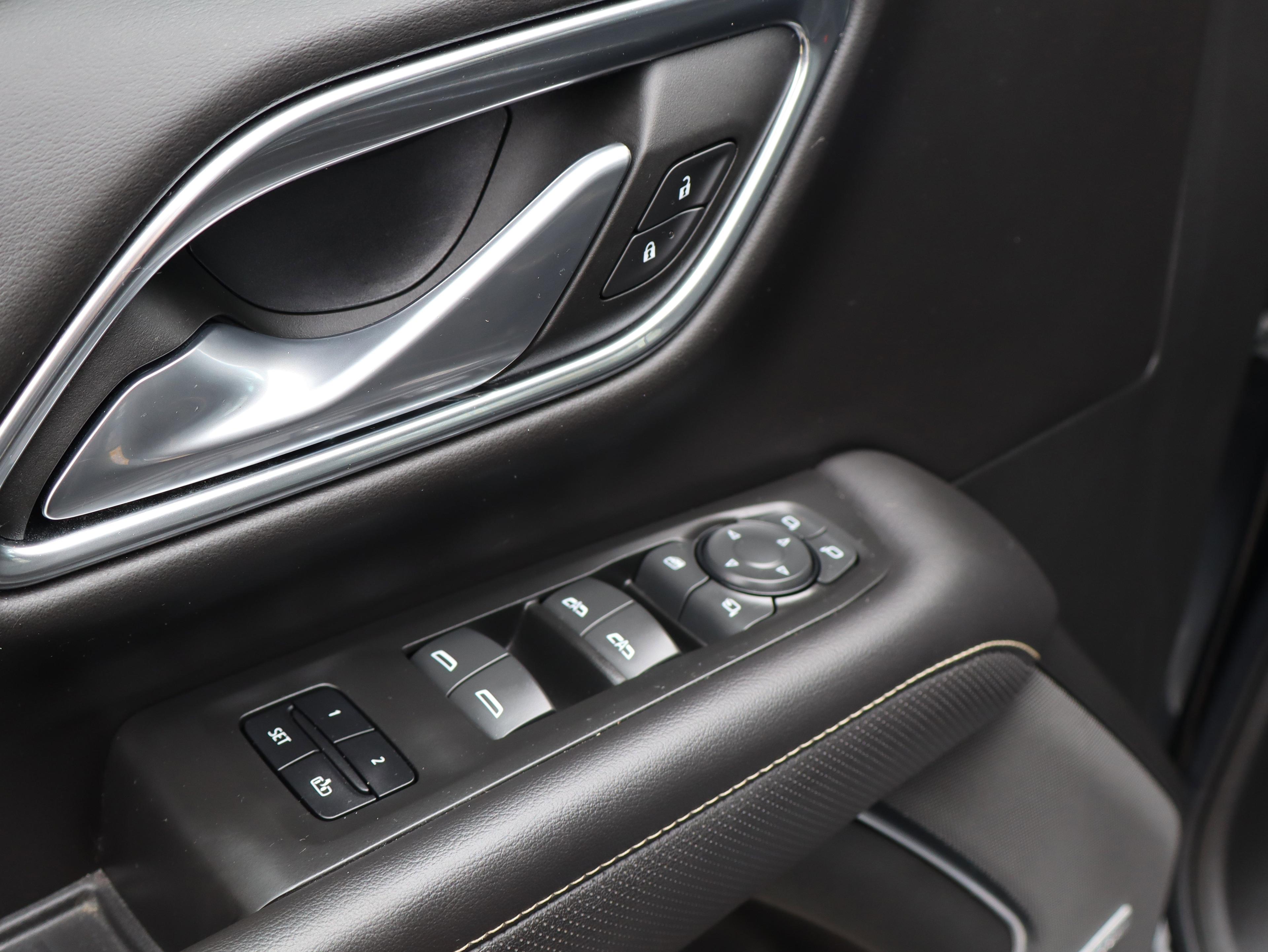 GMC Yukon Slt Four Wheel Drive Suv - Thumbnail 19