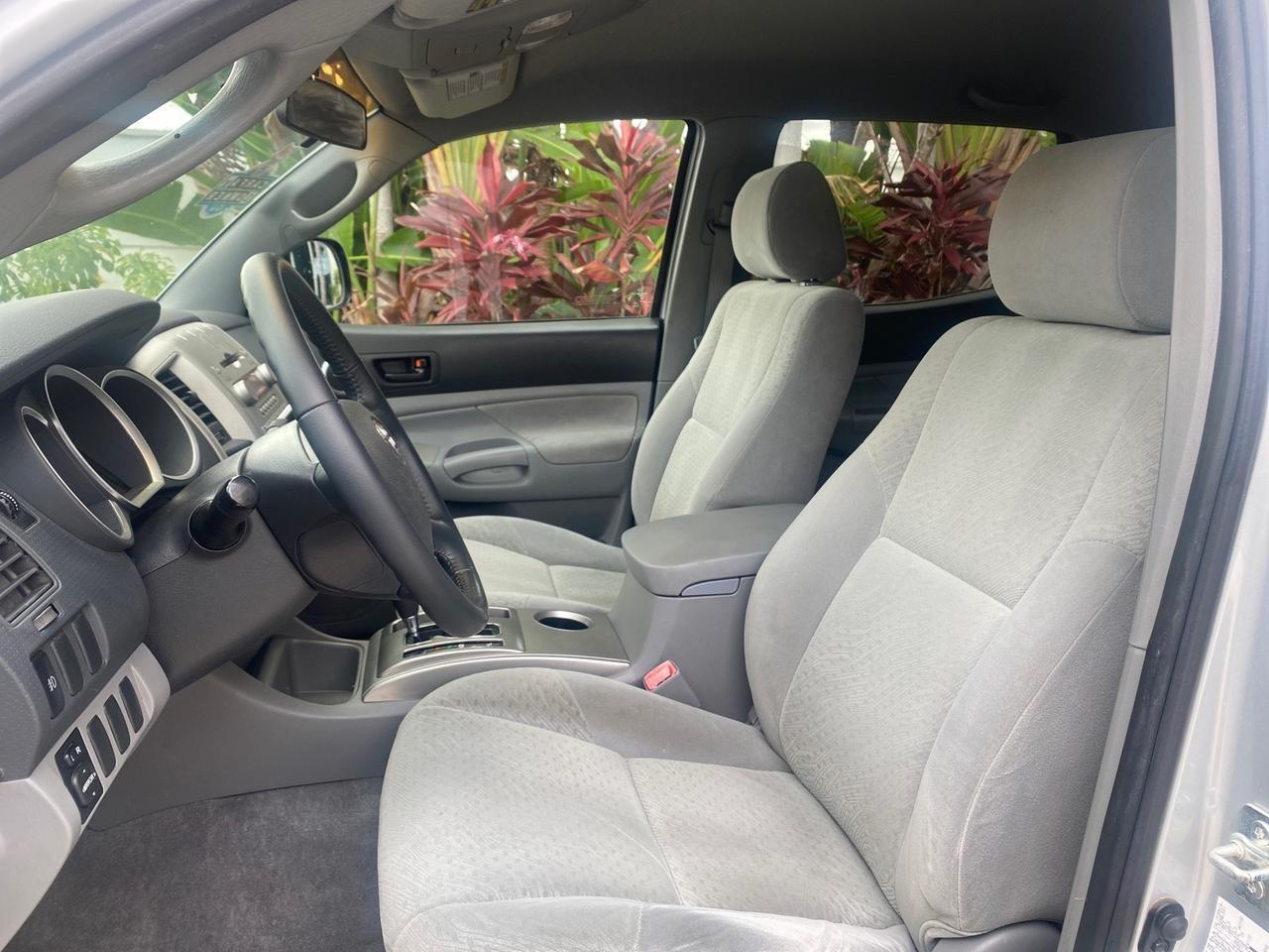 Toyota Tacoma - Thumbnail 11