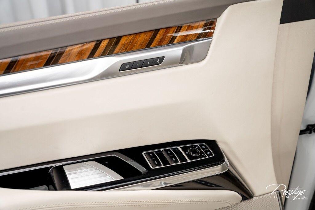 Cadillac Escalade - Thumbnail 19