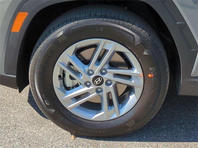 Hyundai Tucson Se Fwd Fwd 4D Sport Utility - Thumbnail 12