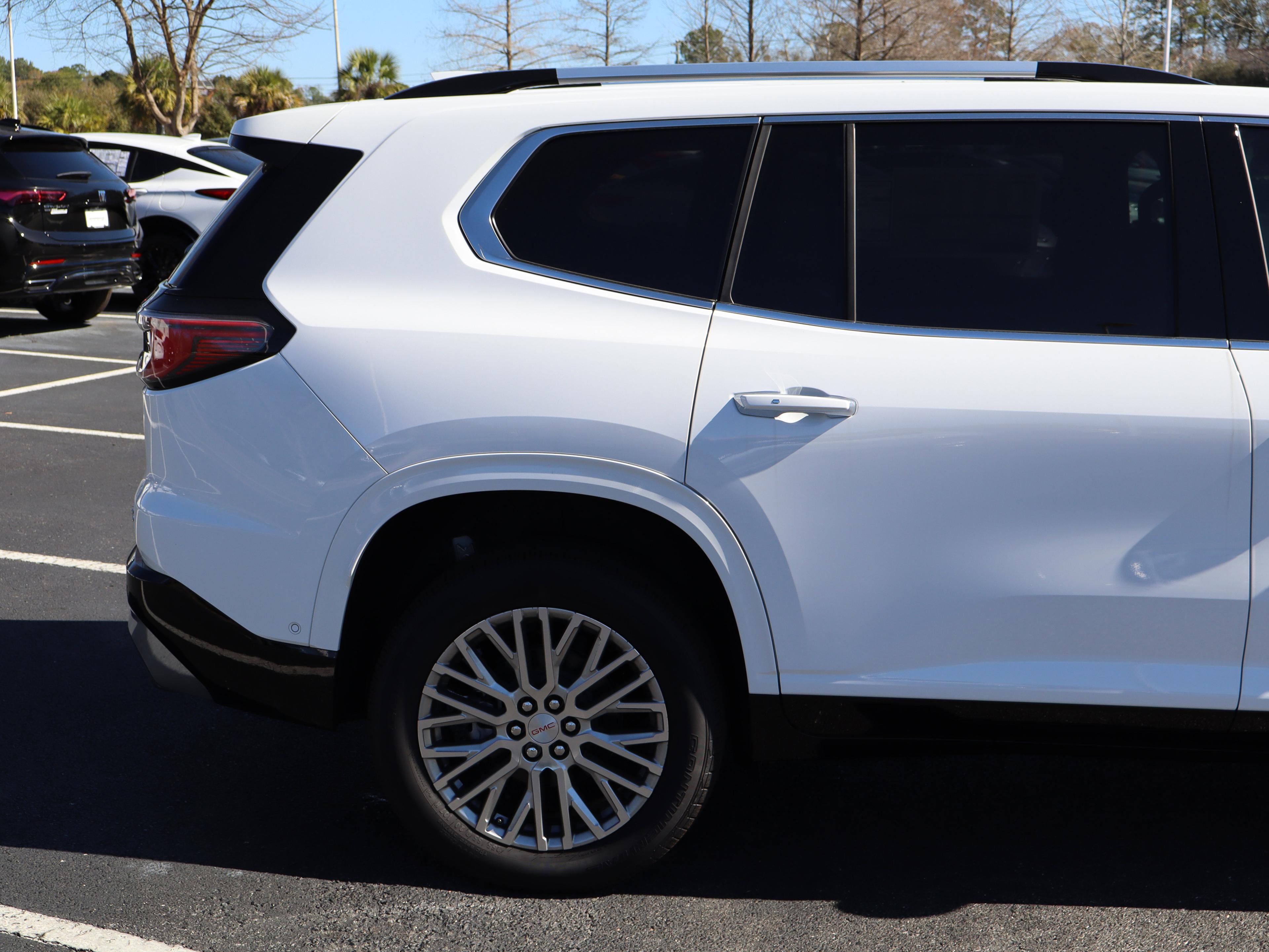 GMC Acadia Denali Front Wheel Drive Suv - Thumbnail 10