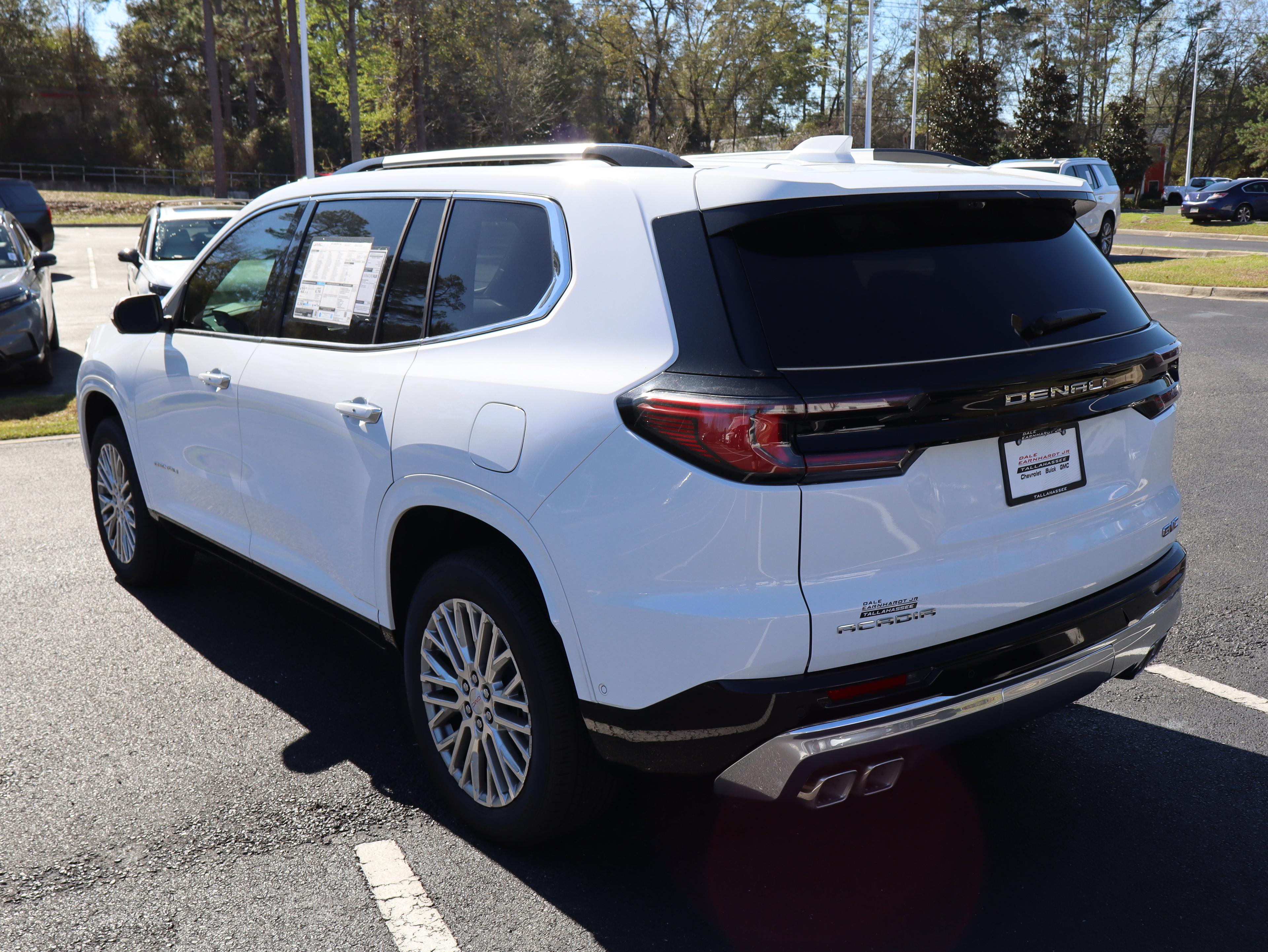 GMC Acadia Denali Front Wheel Drive Suv - Thumbnail 7