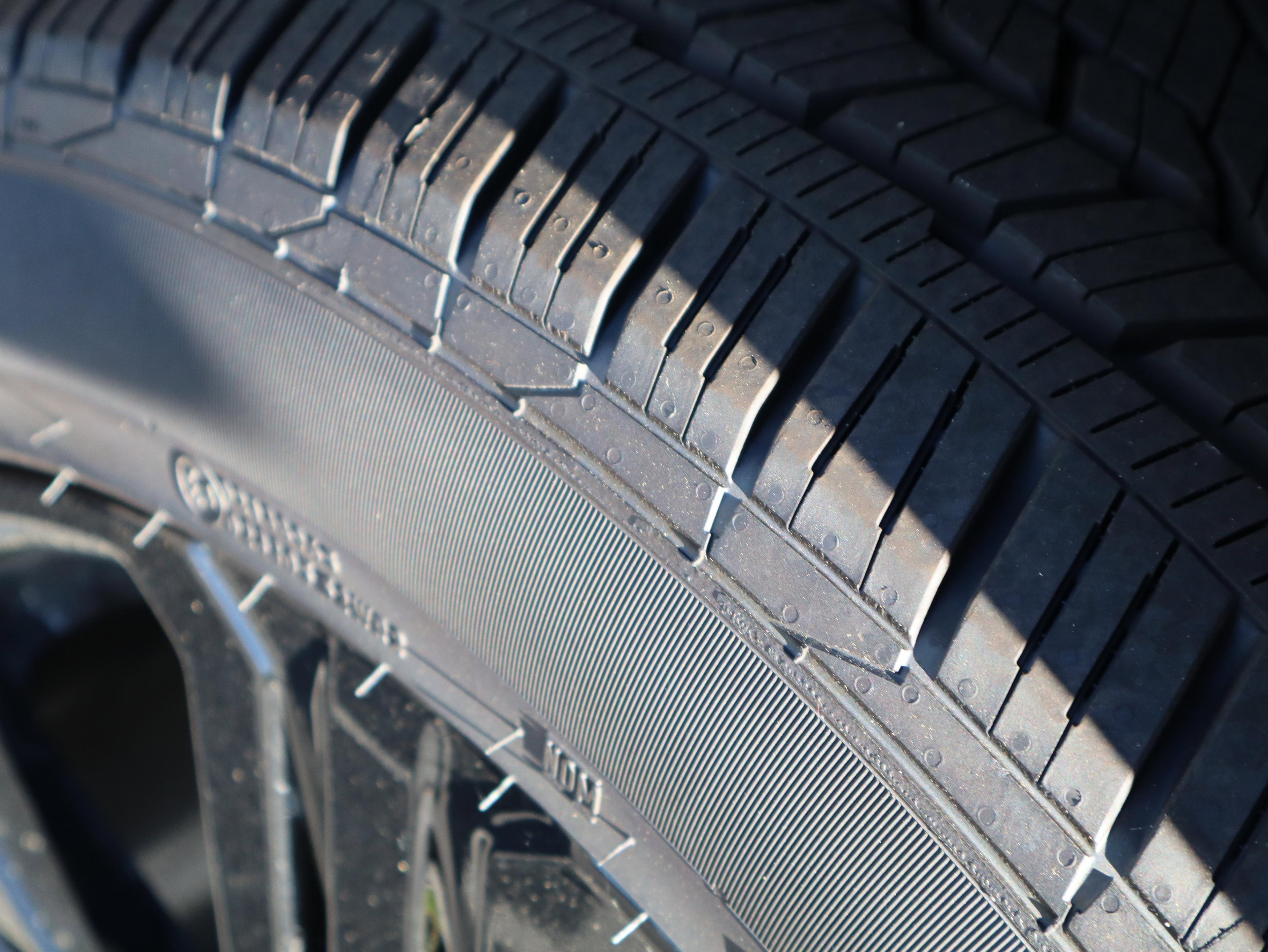 GMC Acadia Elevation Front Wheel Drive Suv - Thumbnail 14