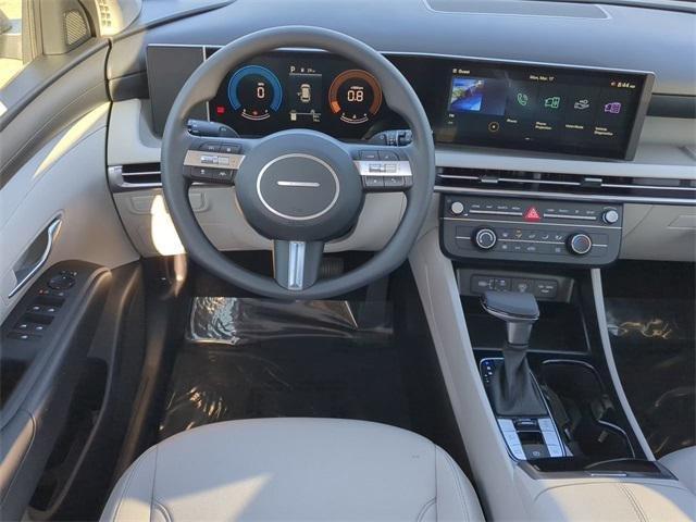 Hyundai Tucson Se Fwd Fwd 4D Sport Utility - Thumbnail 16