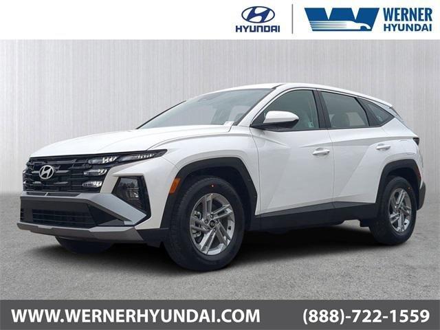 Hyundai Tucson Se Fwd Fwd 4D Sport Utility - Thumbnail 2