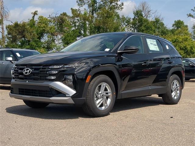 Hyundai Tucson Se Fwd Fwd 4D Sport Utility - Thumbnail 3