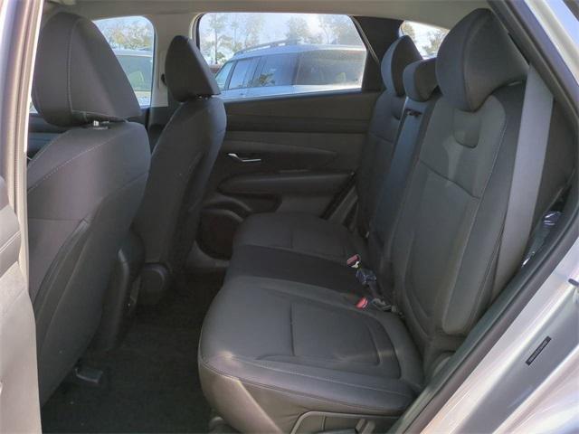 Hyundai Tucson Se Fwd Fwd 4D Sport Utility - Thumbnail 14