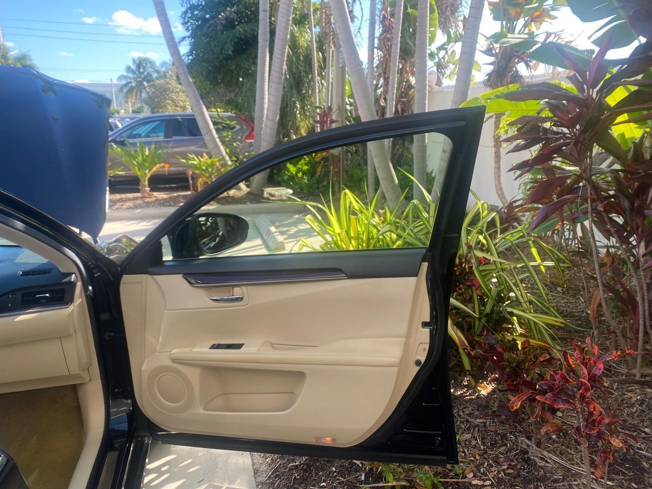 Lexus ES 350 - Thumbnail 12