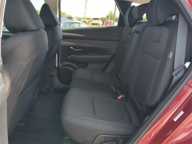 Hyundai Tucson Se Fwd Fwd 4D Sport Utility - Thumbnail 15