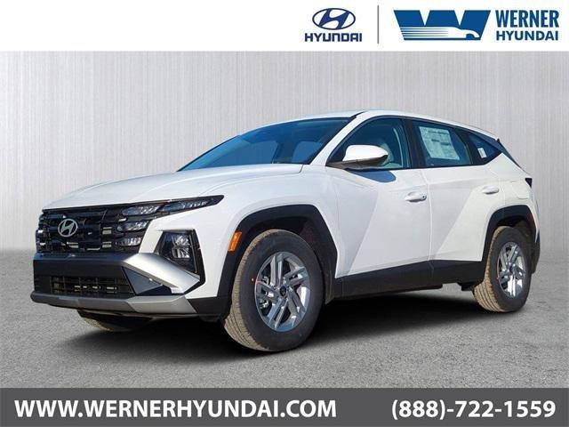 Hyundai Tucson Se Fwd Fwd 4D Sport Utility - Thumbnail 2