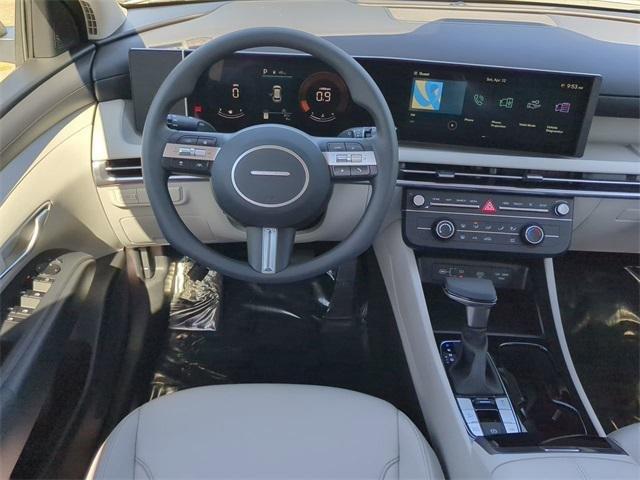 Hyundai Tucson Se Fwd Fwd 4D Sport Utility - Thumbnail 16