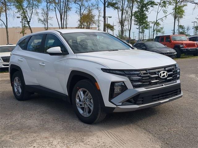 Hyundai Tucson Se Fwd Fwd 4D Sport Utility - Thumbnail 4