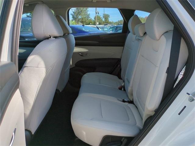 Hyundai Tucson Se Fwd Fwd 4D Sport Utility - Thumbnail 14