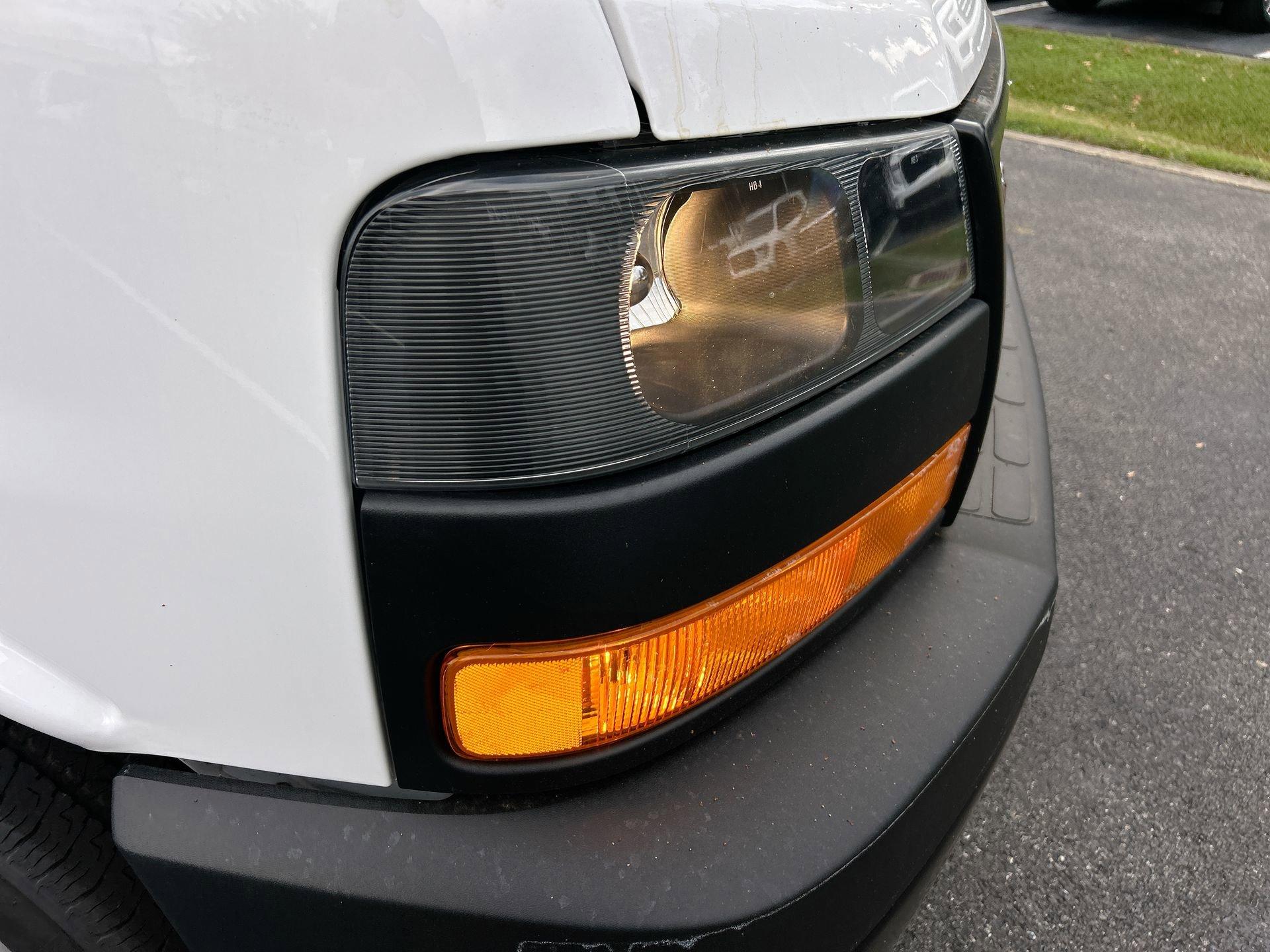 GMC Savana Cargo Work Van Rear Wheel Drive 2500 Regular Wheelbase - Thumbnail 11