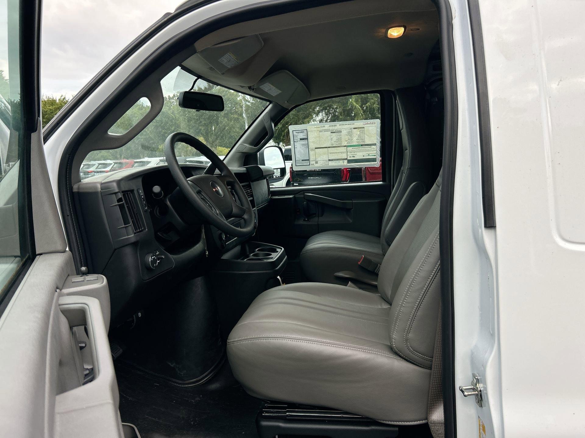 GMC Savana Cargo Work Van Rear Wheel Drive 2500 Regular Wheelbase - Thumbnail 16