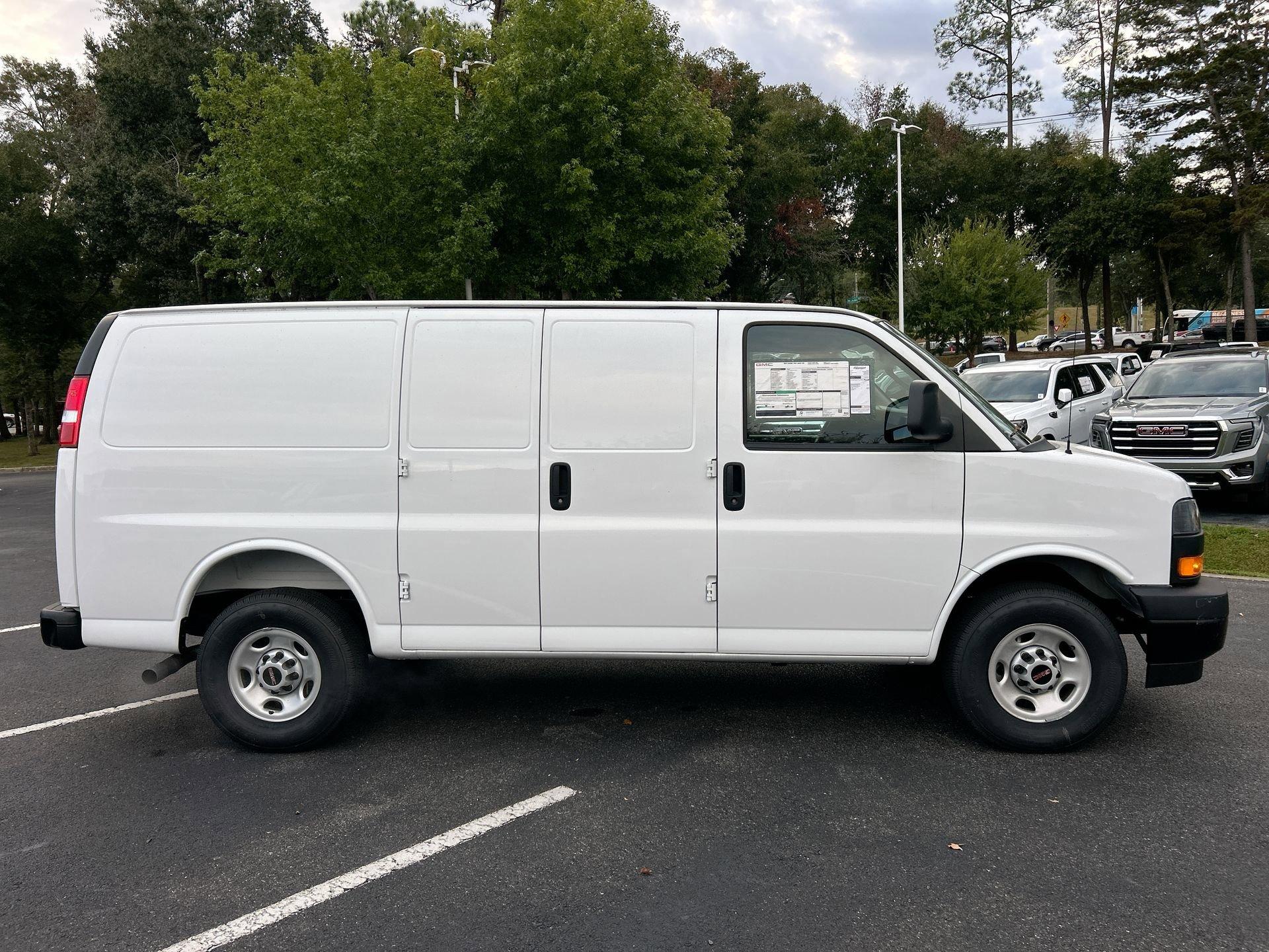 GMC Savana Cargo Work Van Rear Wheel Drive 2500 Regular Wheelbase - Thumbnail 10