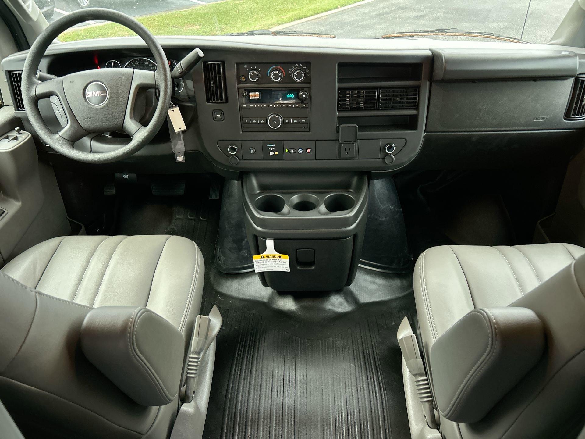 GMC Savana Cargo Work Van Rear Wheel Drive 2500 Regular Wheelbase - Thumbnail 18