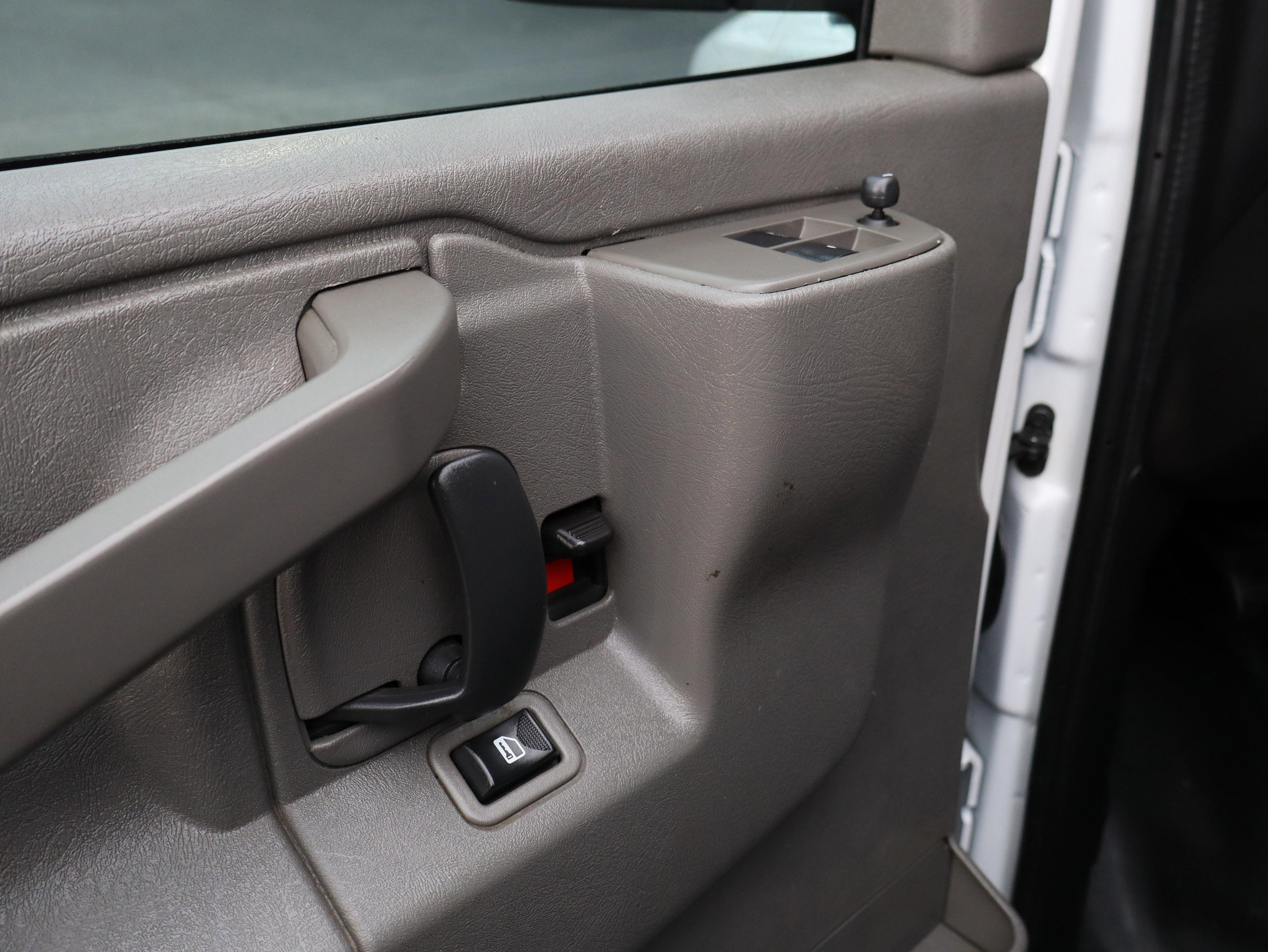 Chevrolet Express Cargo 2500 Wt Rear Wheel Drive Extended Wheelbase - Thumbnail 13