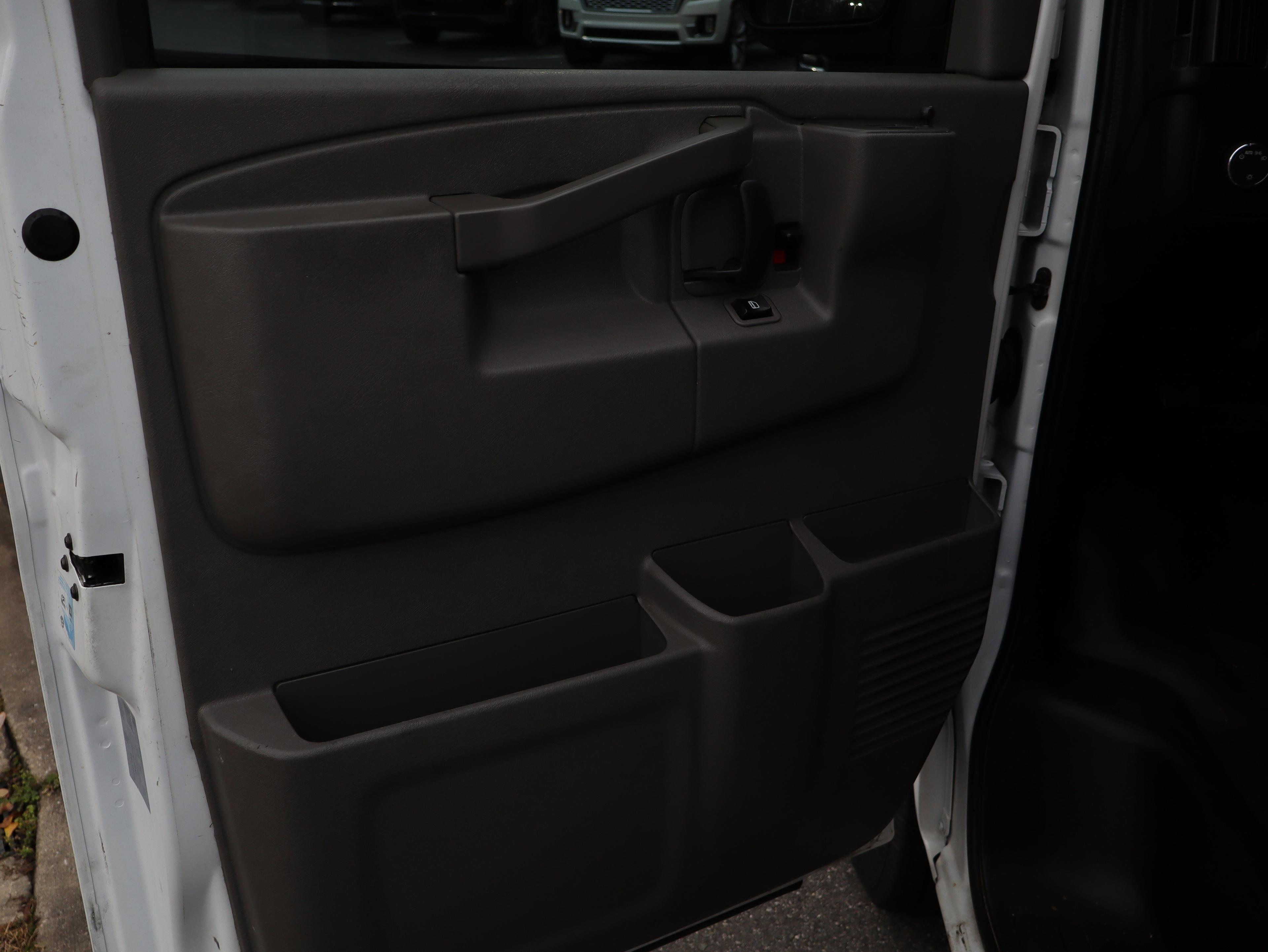 Chevrolet Express Cargo 2500 Wt Rear Wheel Drive Extended Wheelbase - Thumbnail 10