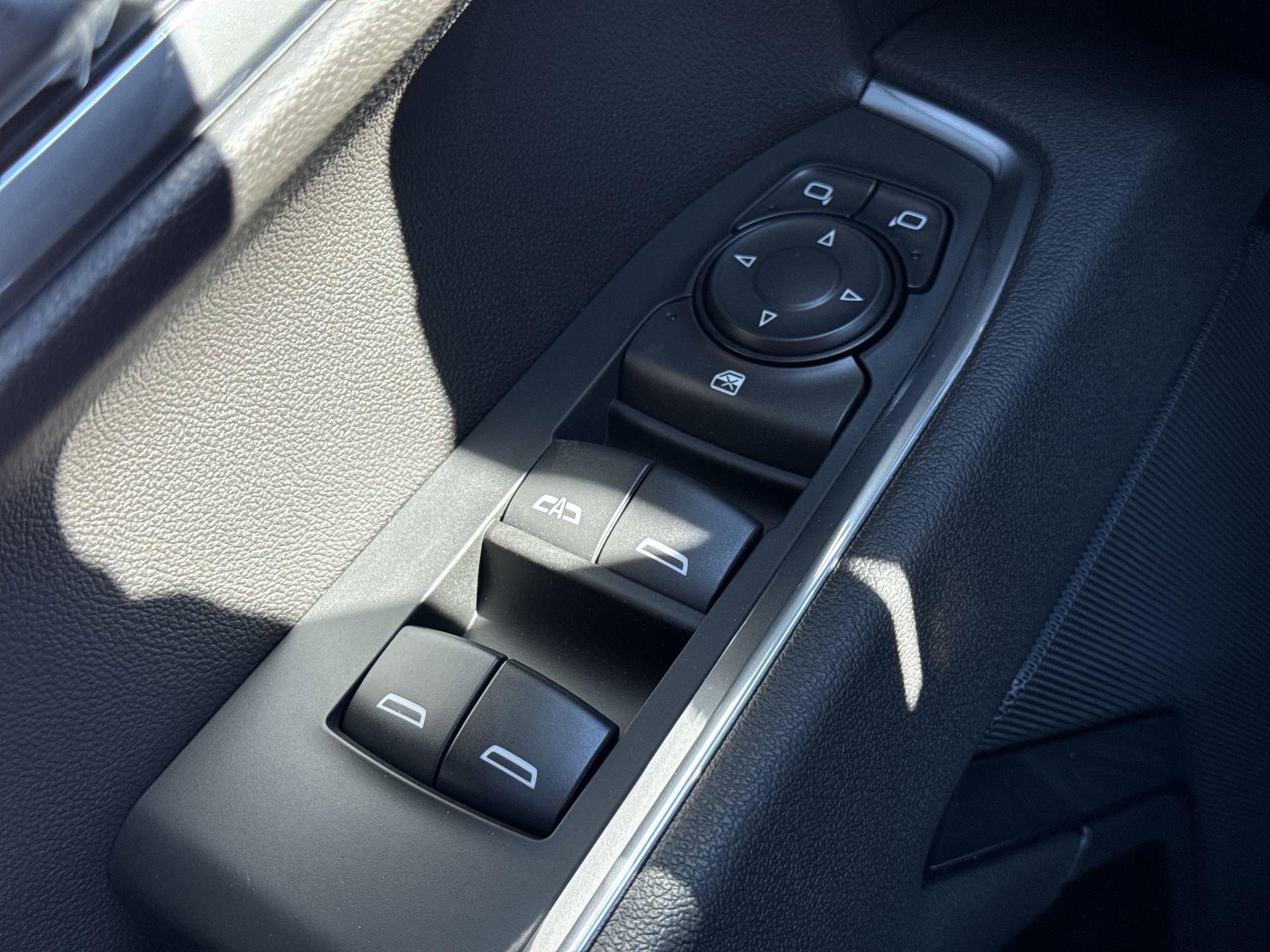 GMC Sierra 1500 Sle Four Wheel Drive Crew Cab - Thumbnail 14