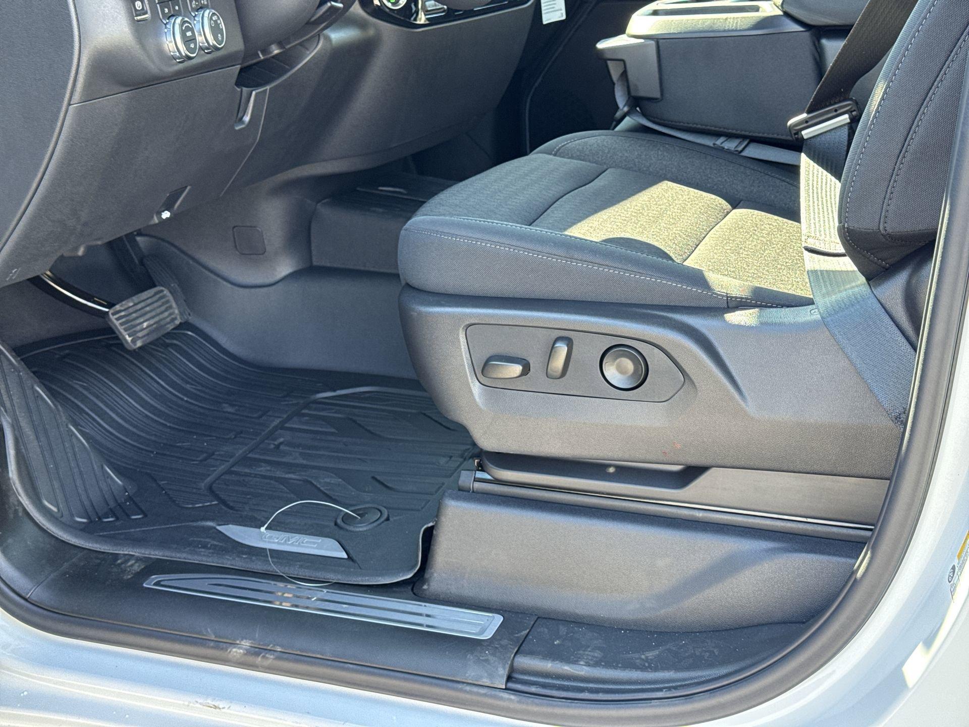 GMC Sierra 1500 Sle Four Wheel Drive Crew Cab - Thumbnail 16