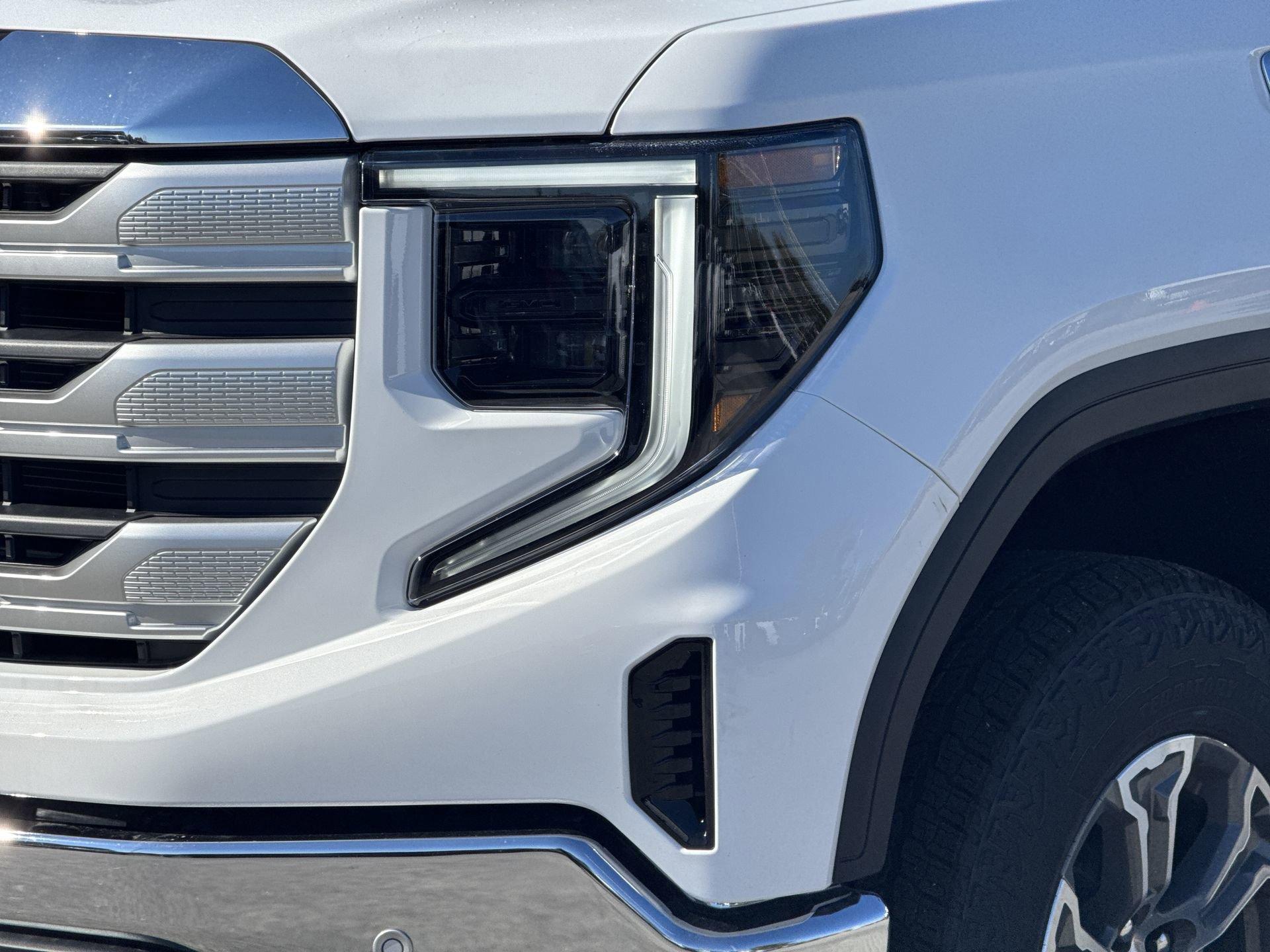 GMC Sierra 1500 Sle Four Wheel Drive Crew Cab - Thumbnail 5