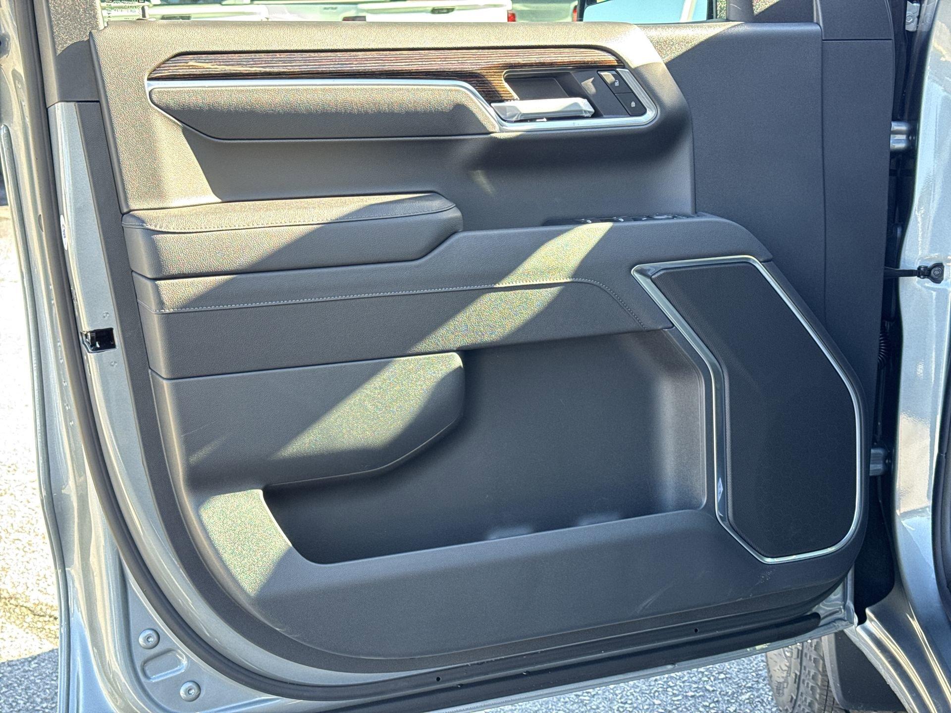 GMC Sierra 1500 Elevation Four Wheel Drive Crew Cab - Thumbnail 13