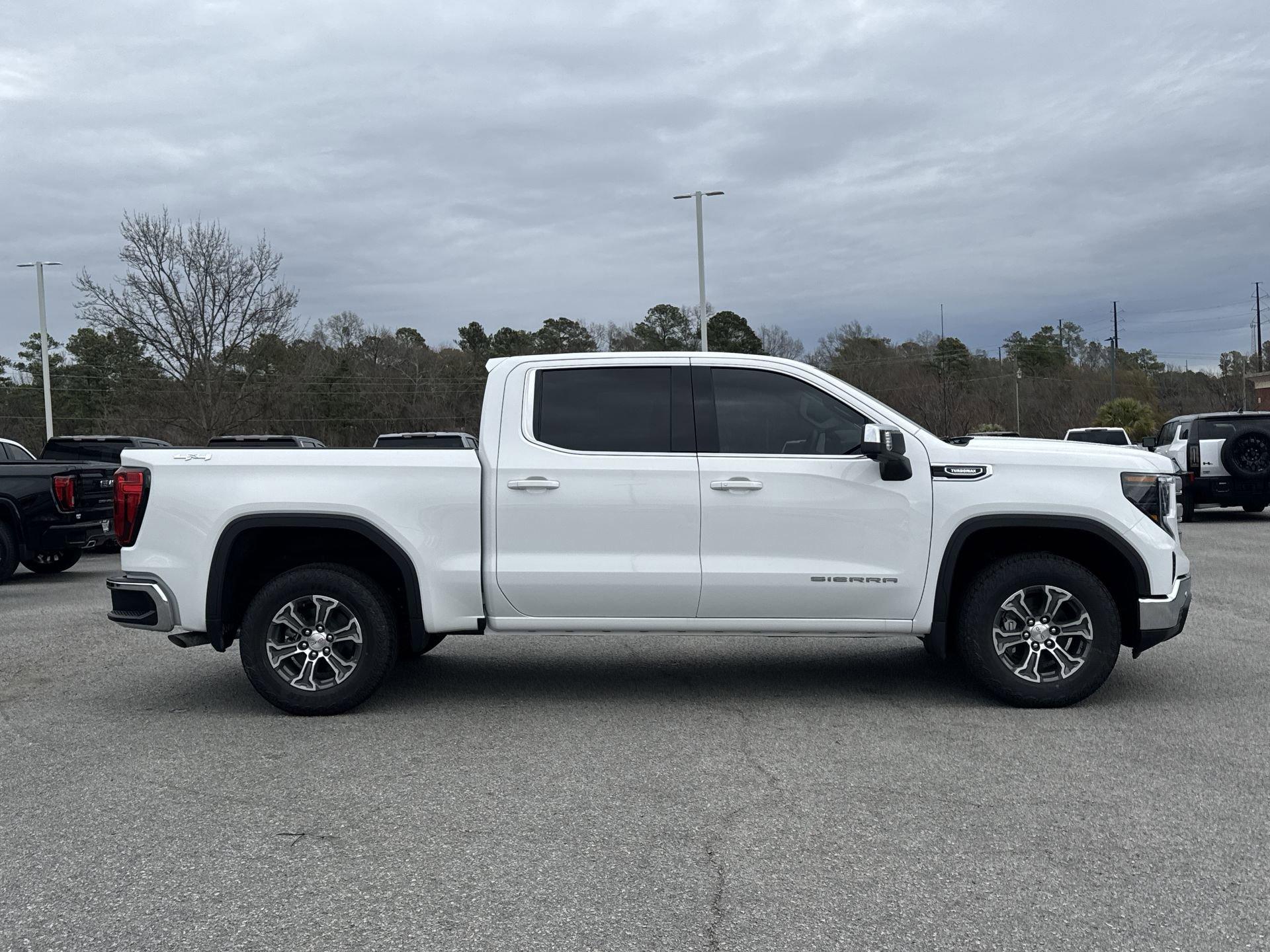 GMC Sierra 1500 Sle Four Wheel Drive Crew Cab - Thumbnail 10