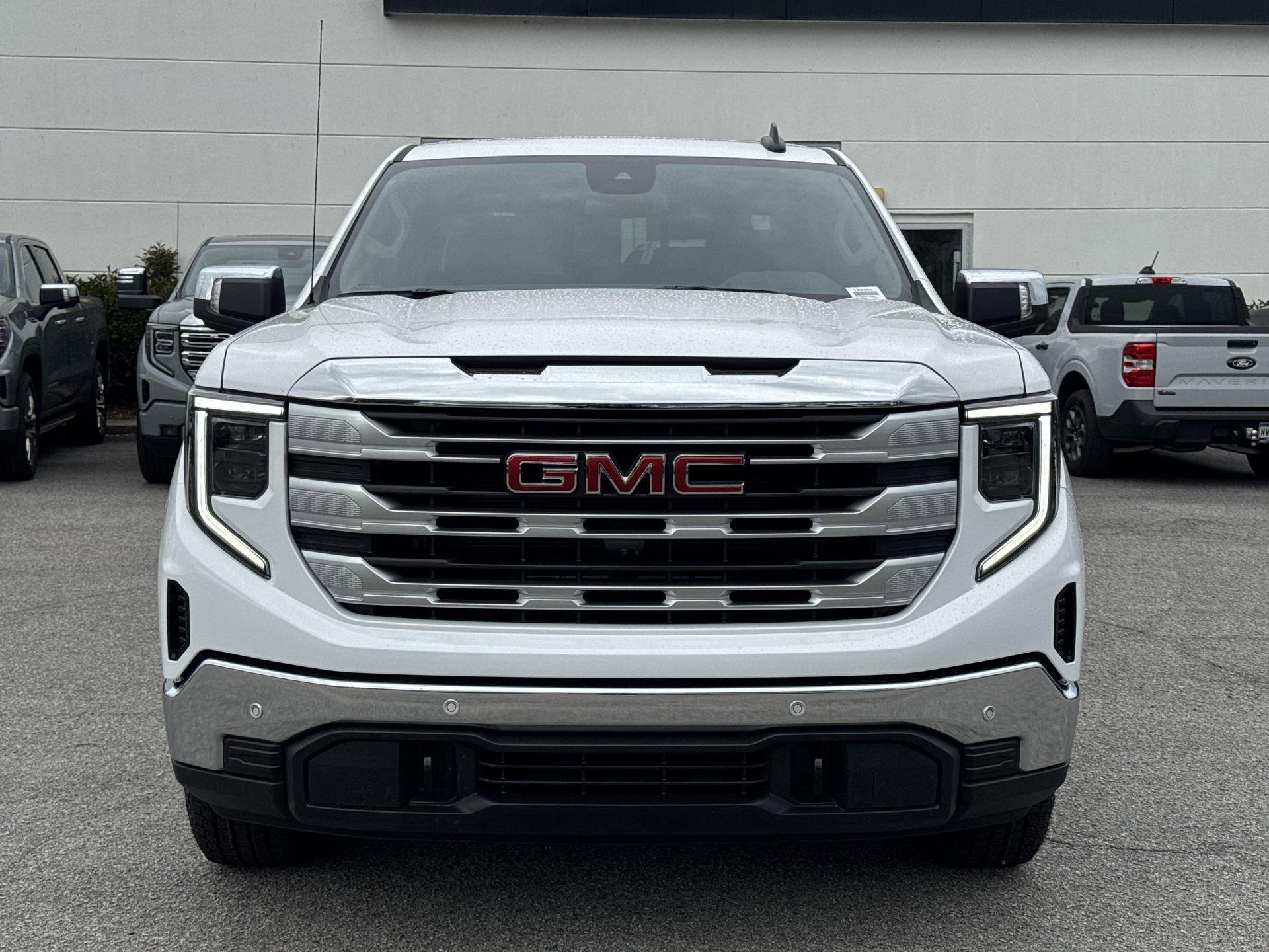 GMC Sierra 1500 Sle Four Wheel Drive Crew Cab - Thumbnail 3