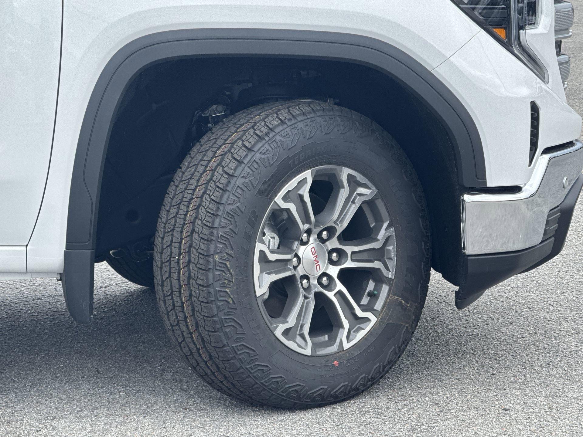 GMC Sierra 1500 Sle Four Wheel Drive Crew Cab - Thumbnail 11