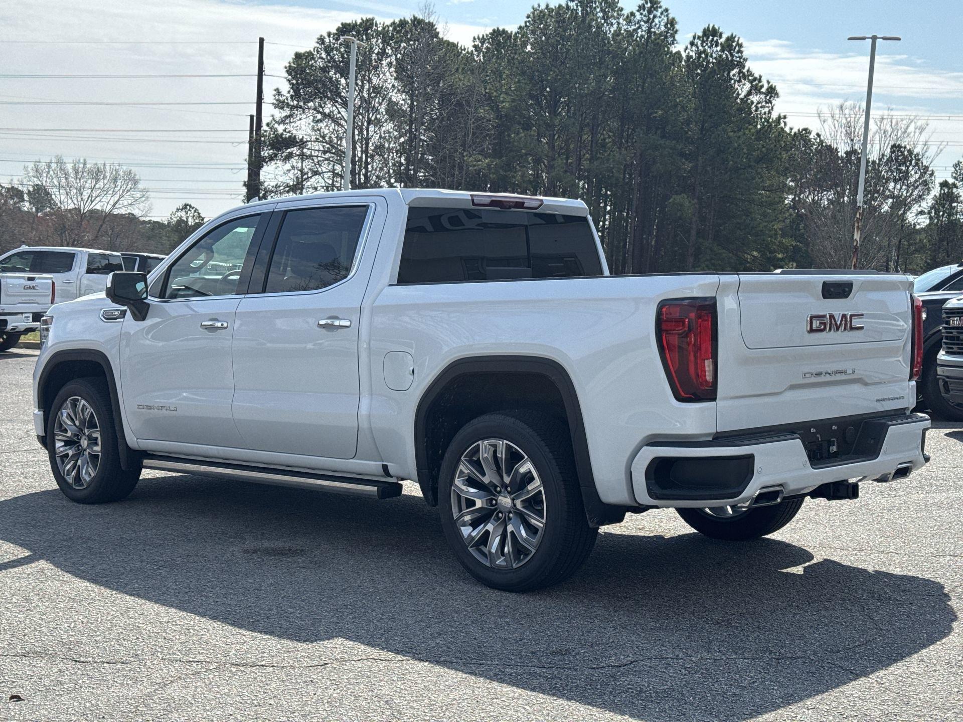 GMC Sierra 1500 Denali Four Wheel Drive Crew Cab - Thumbnail 7
