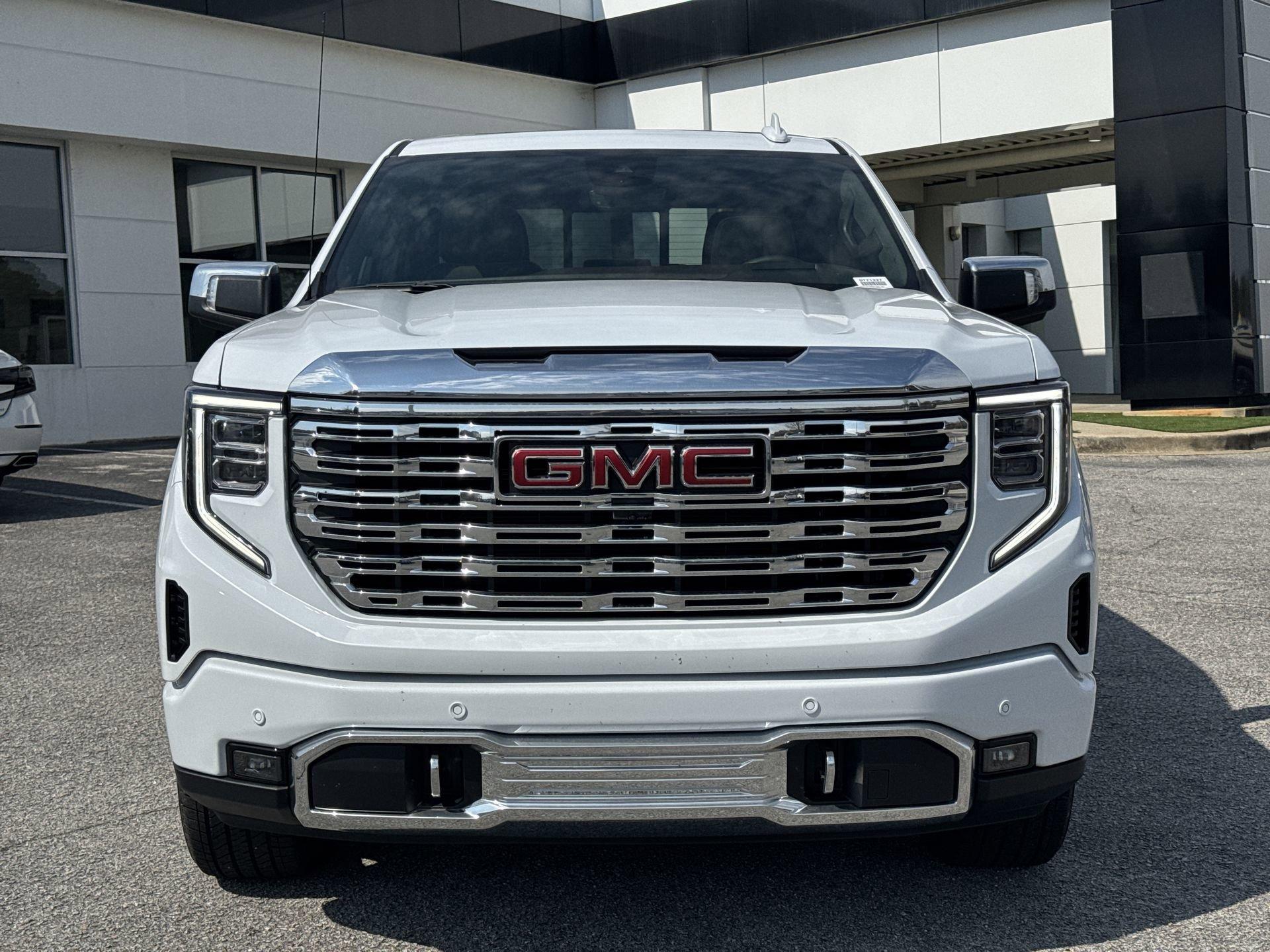GMC Sierra 1500 Denali Four Wheel Drive Crew Cab - Thumbnail 3
