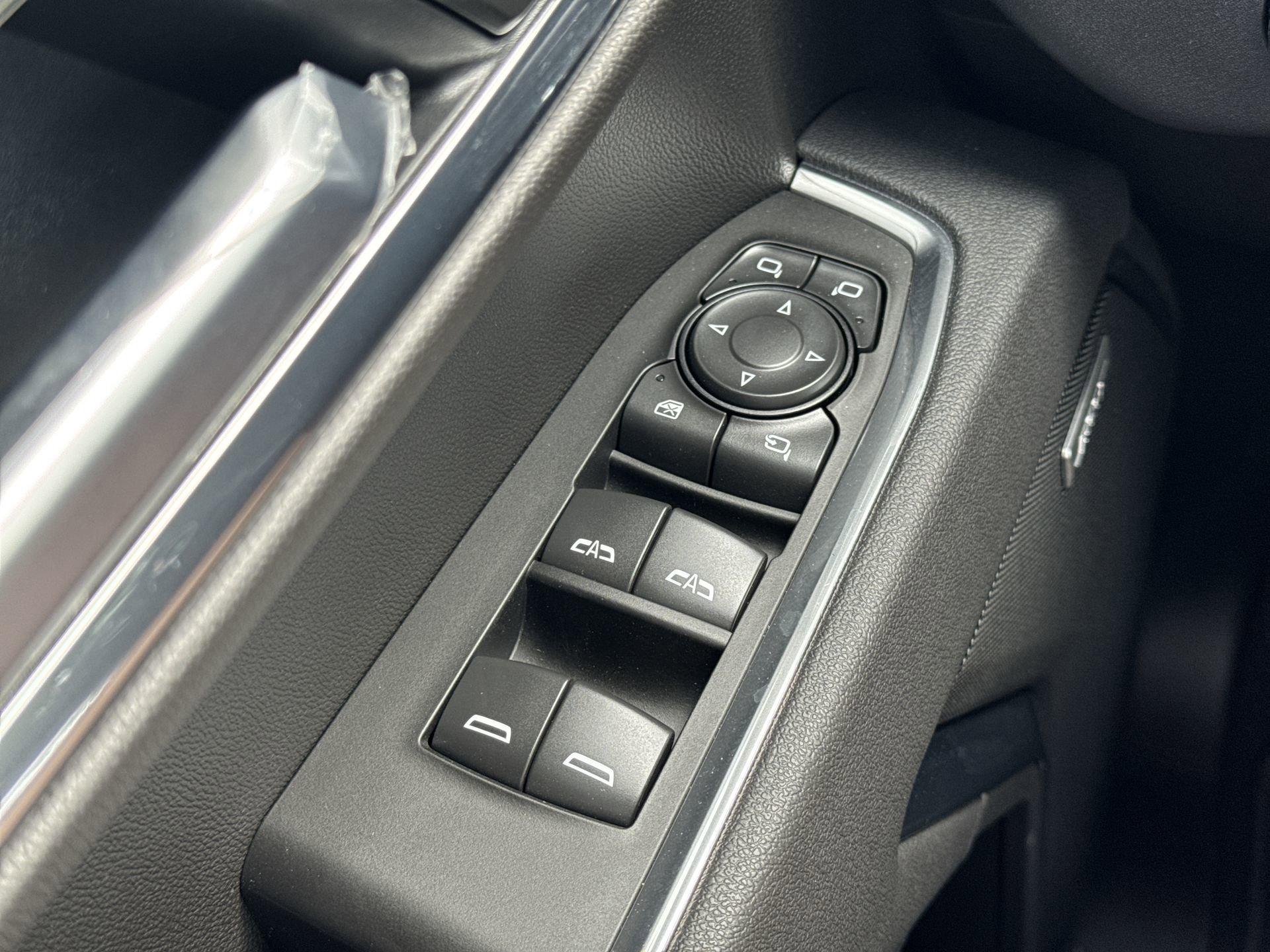 GMC Sierra 1500 Slt Four Wheel Drive Crew Cab - Thumbnail 14