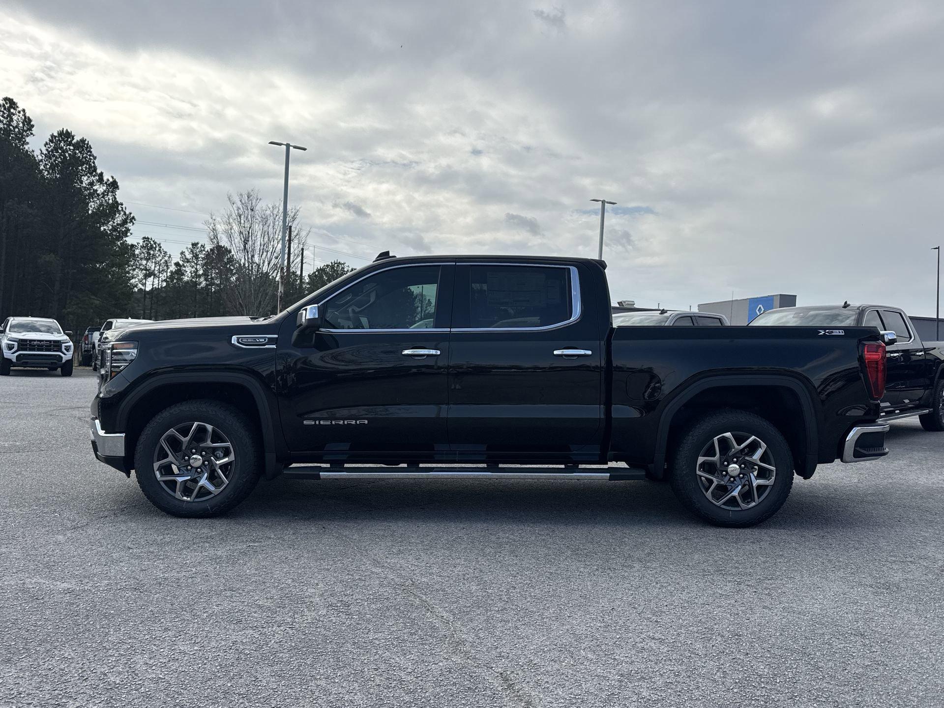 GMC Sierra 1500 Slt Four Wheel Drive Crew Cab - Thumbnail 6