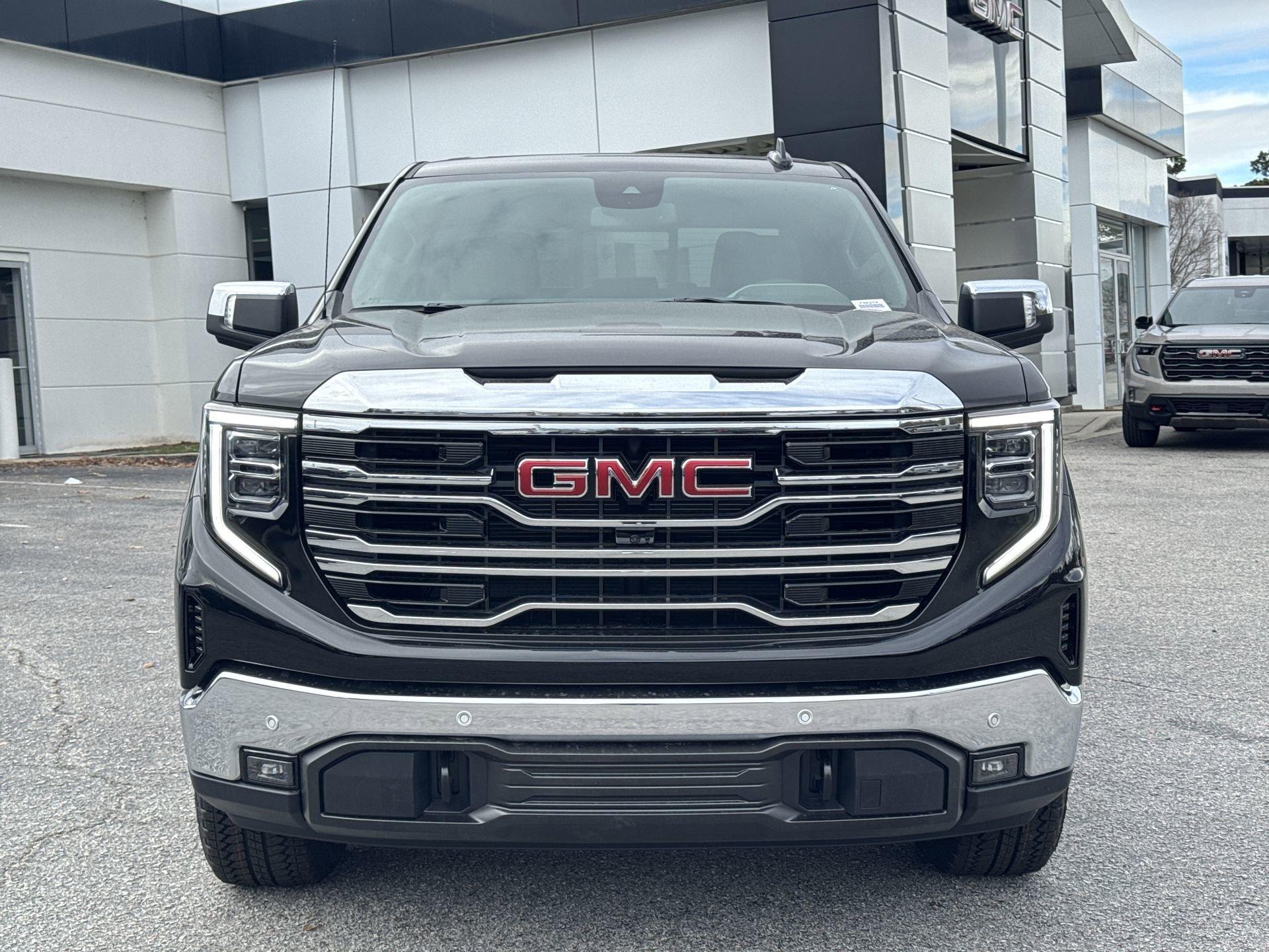 GMC Sierra 1500 Slt Four Wheel Drive Crew Cab - Thumbnail 3